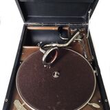 Portable suitcase phonograph the voice of his master of the 30s in perfect condition