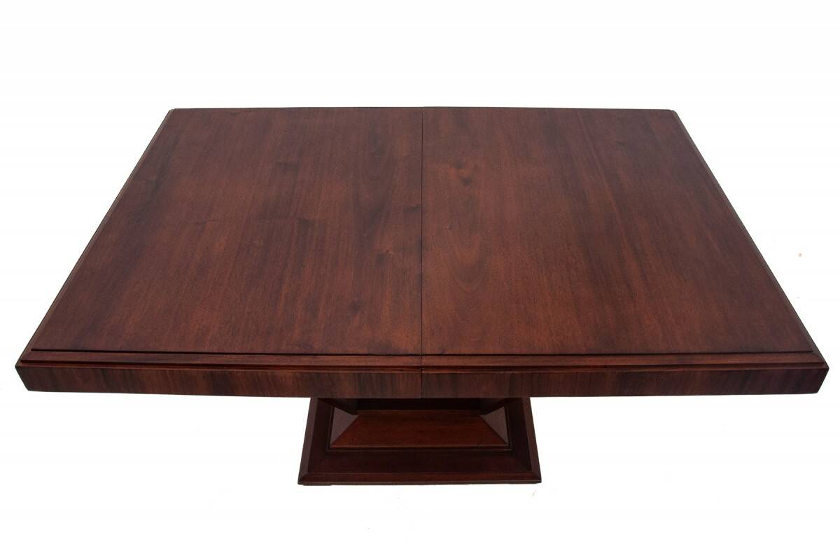 Original walnut extendable table, designed by Louis Majorelle, with 6 Art Deco chairs.