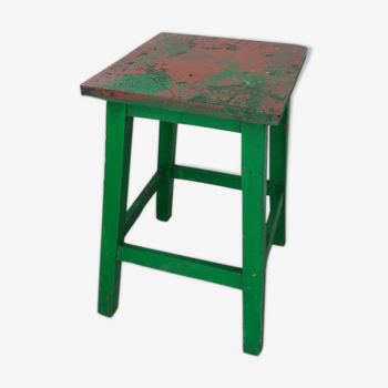 Tabouret en bois vert