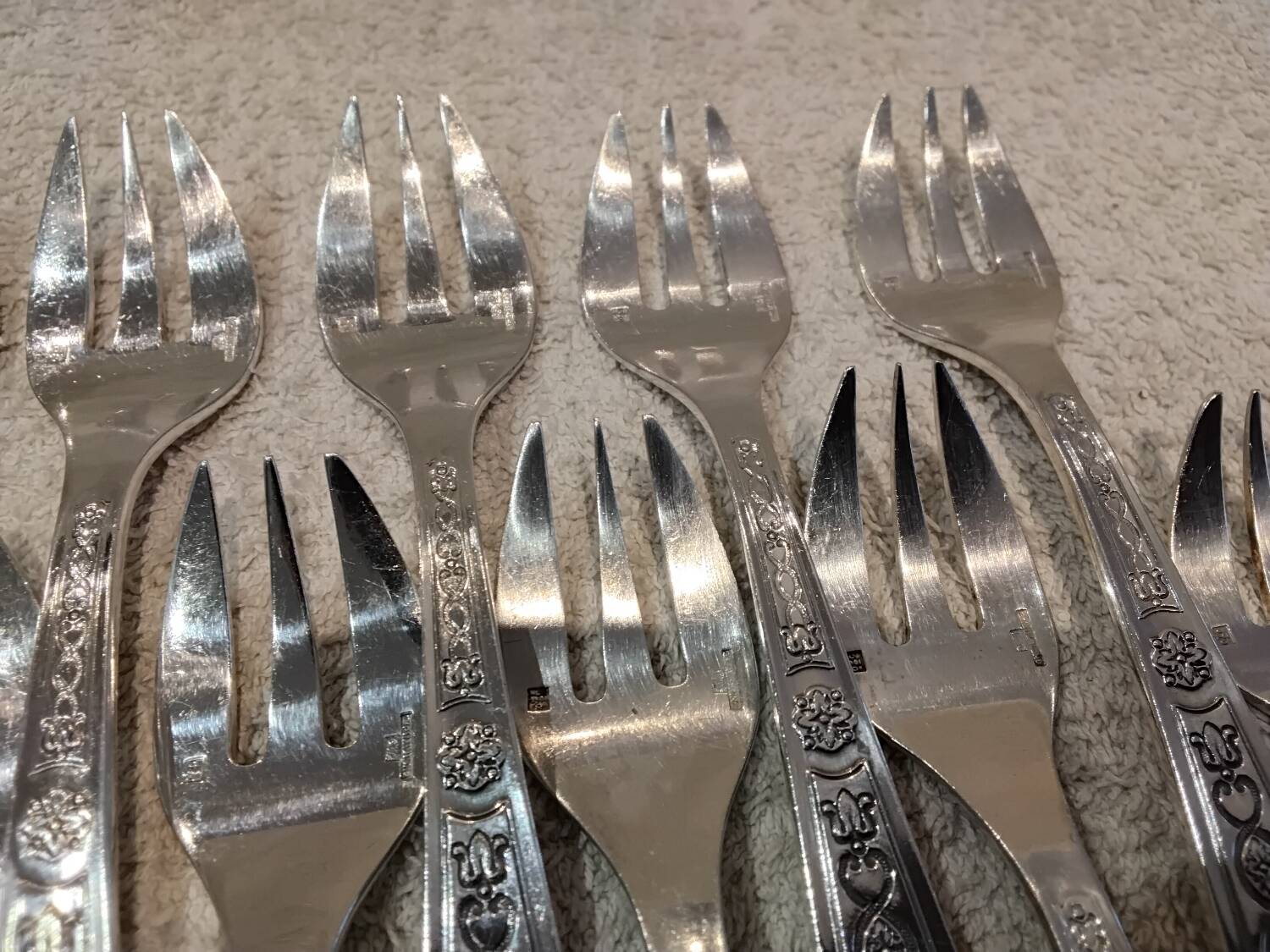 11 silver-plated oyster forks by Christofle Villeroy