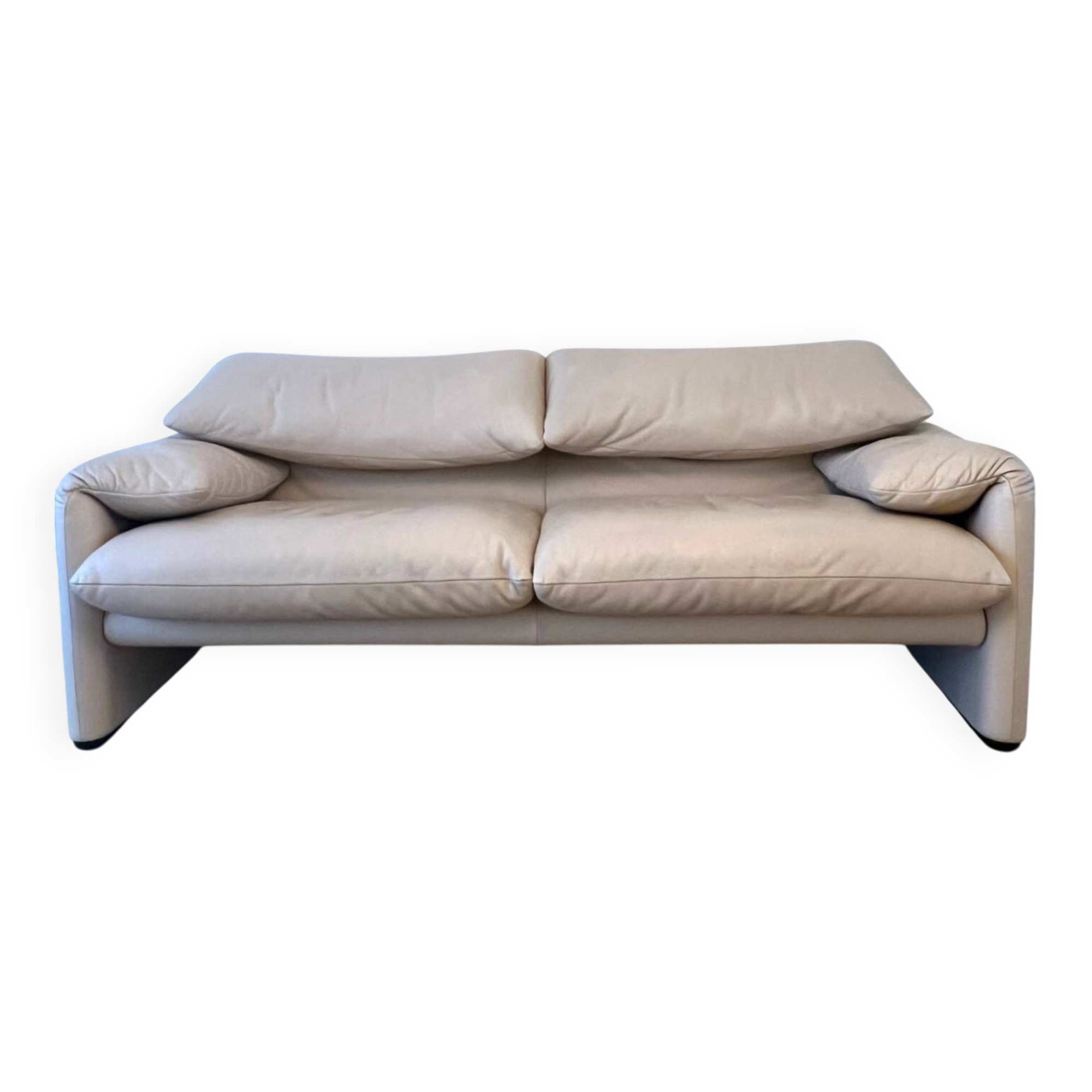 Maralunga leather sofa by Cassina