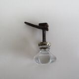 Bouton de meuble ancien en verre