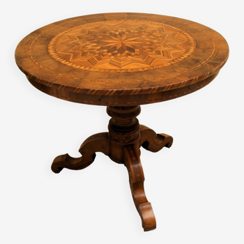 Tripod pedestal table in 19th century marquetry
