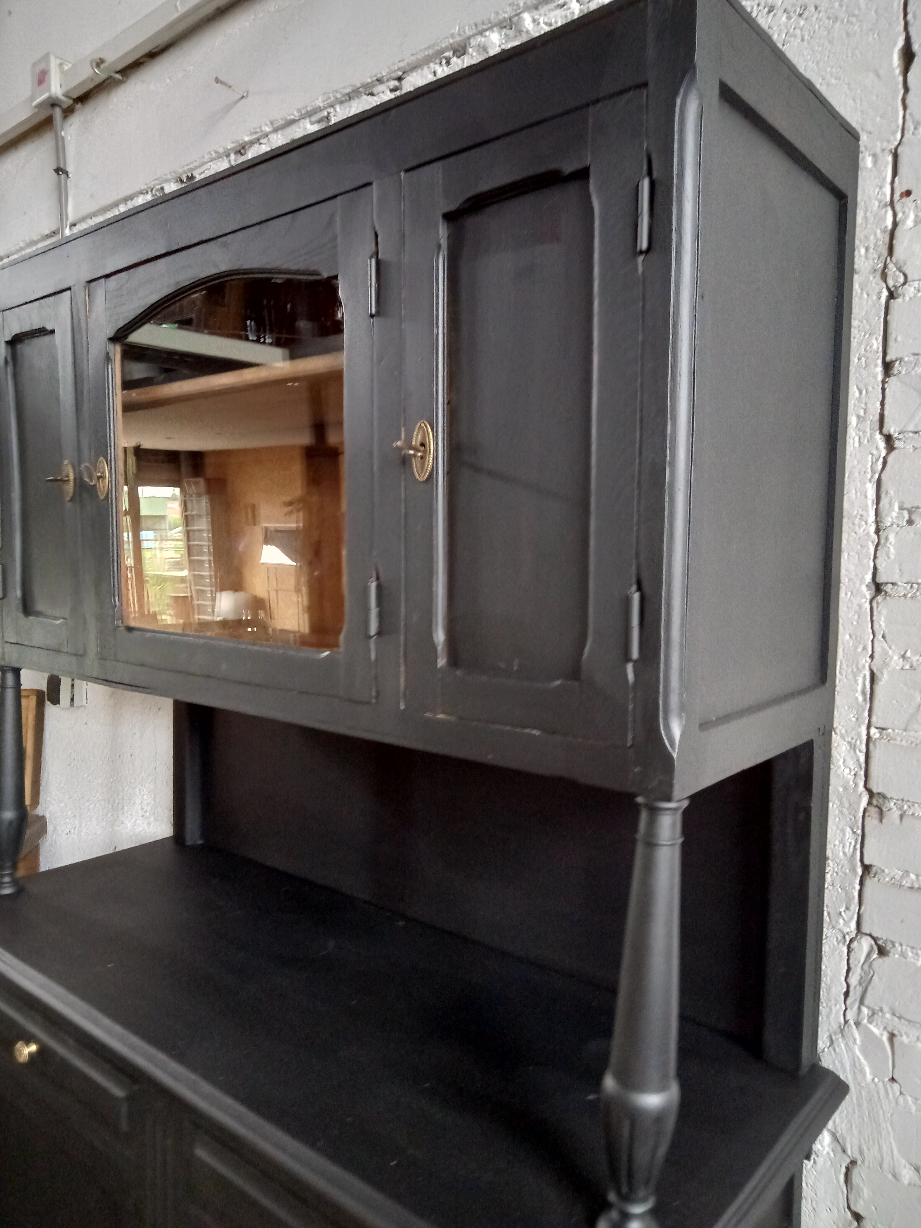 Patinated China buffet