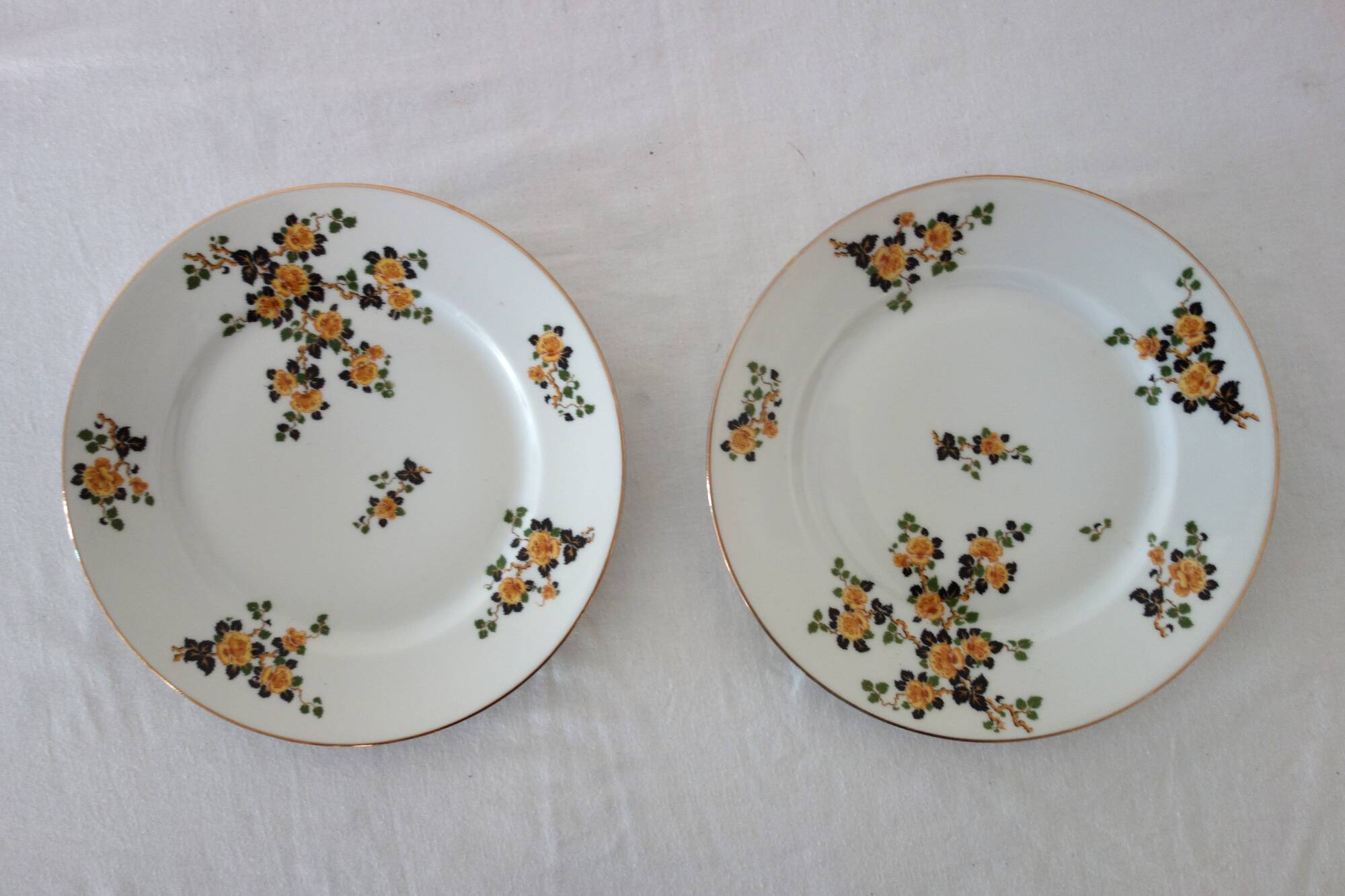 2 dinner plates, soup plates, dessert plates and Legrand Limoges 1920 relish dish