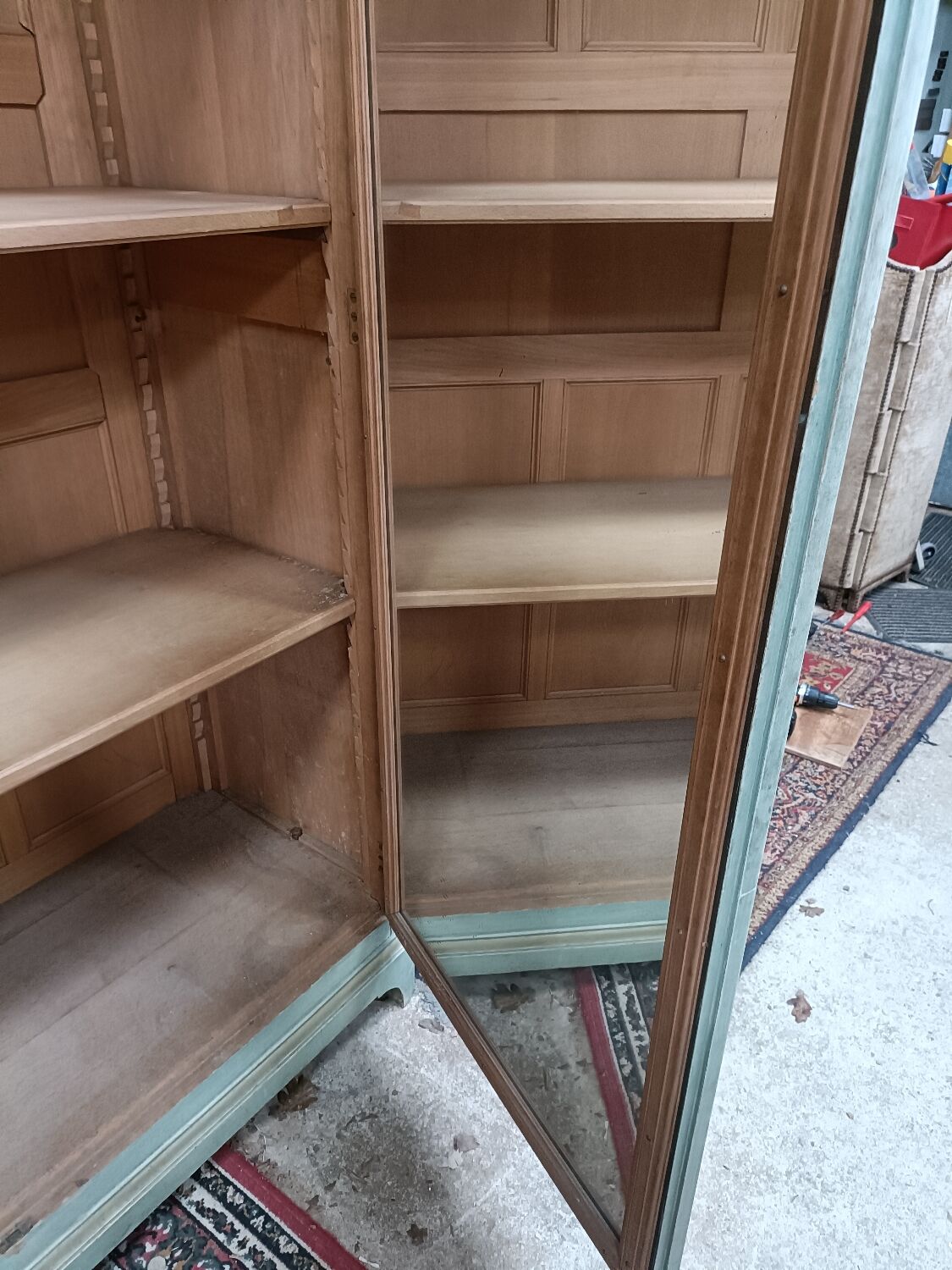 Classic wardrobe, 2 glass doors and interior mirrors