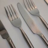 set of 4 wavy forks & 4 knives