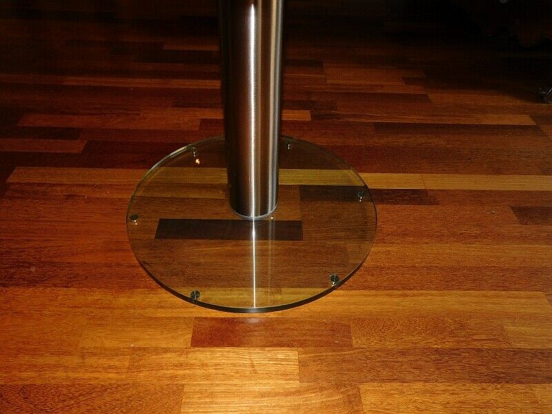 Glass and stainless steel dining table with 2-length system