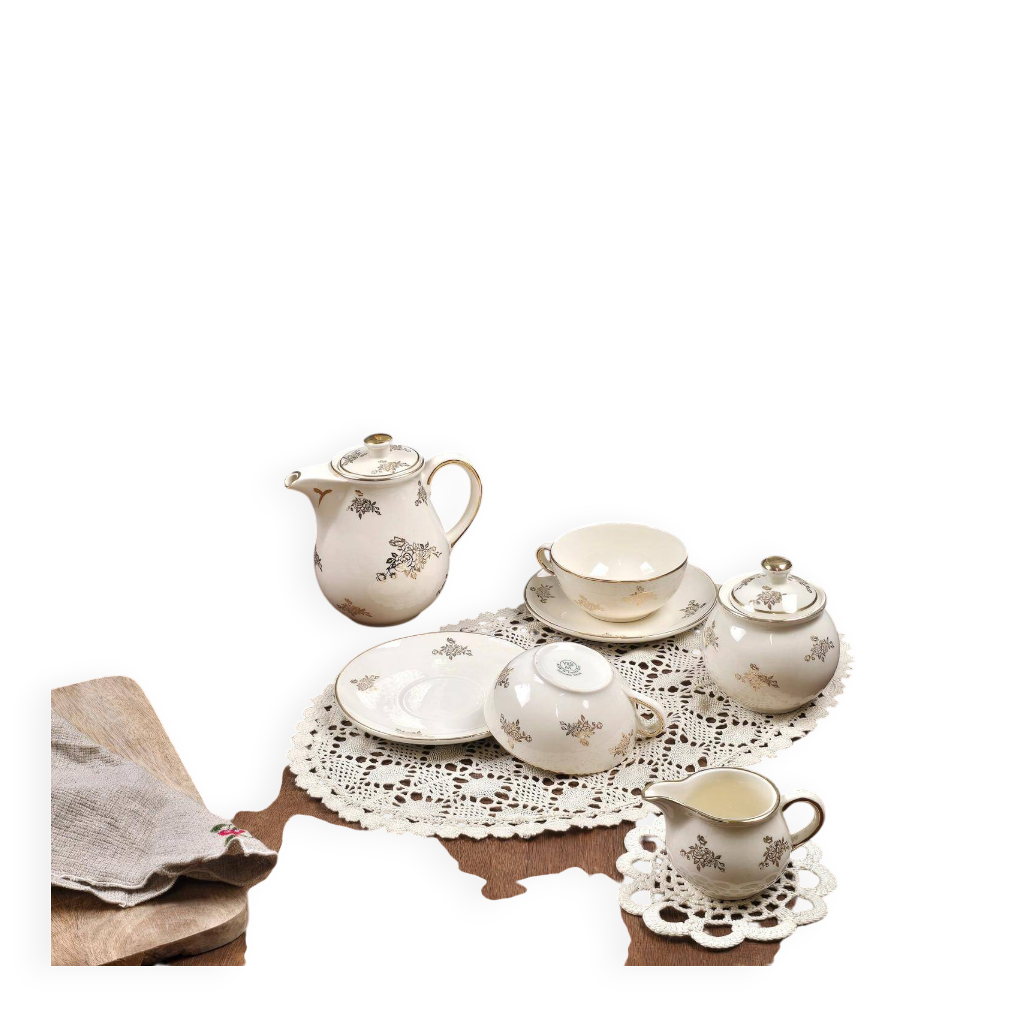 Antique tea service Villeroy & Boch Mettlach – Cream earthenware & gilding