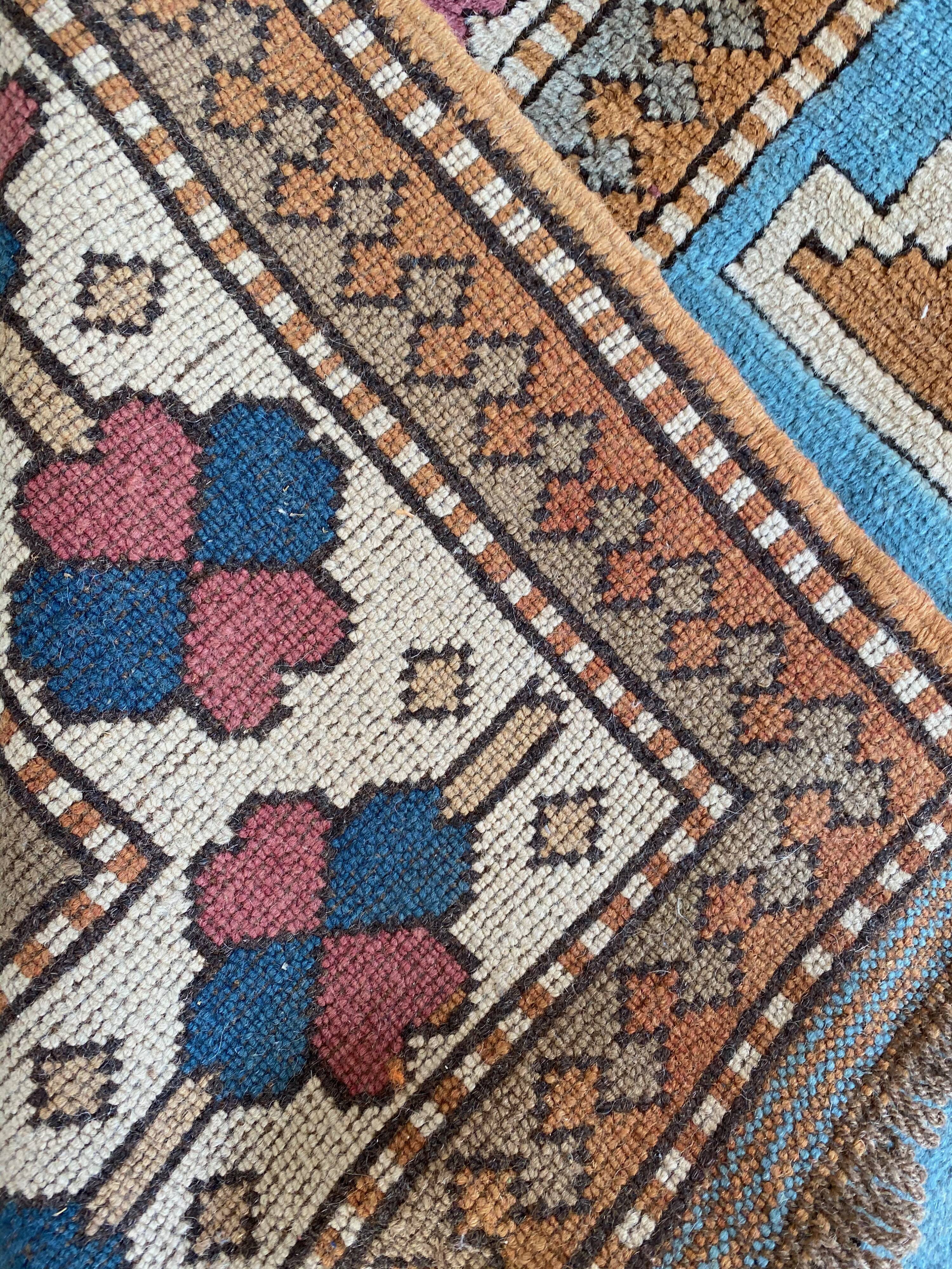 Turkish kazar carpet. 164cm x 230cm