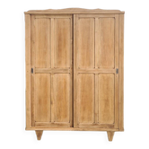 Armoire parisienne