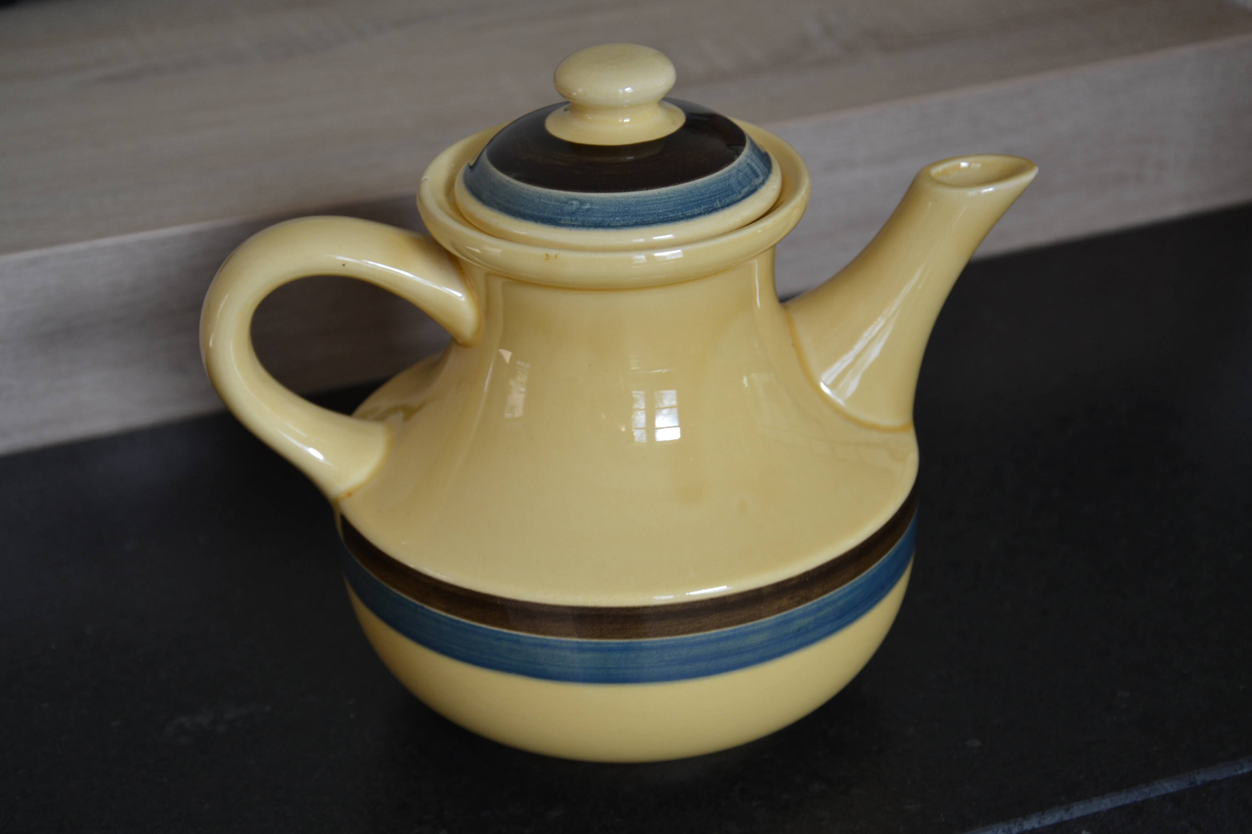 Vintage straw yellow Gien coffee maker, "Djerba" model