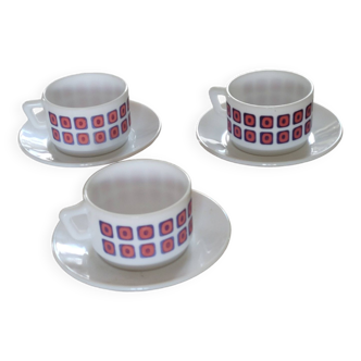 3 tasses avec leurs soucoupes Arcopal - vintage