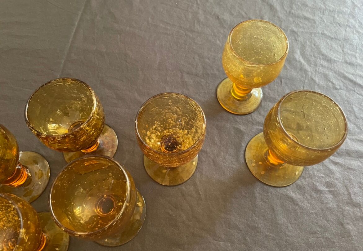 Amber bubble foot glasses