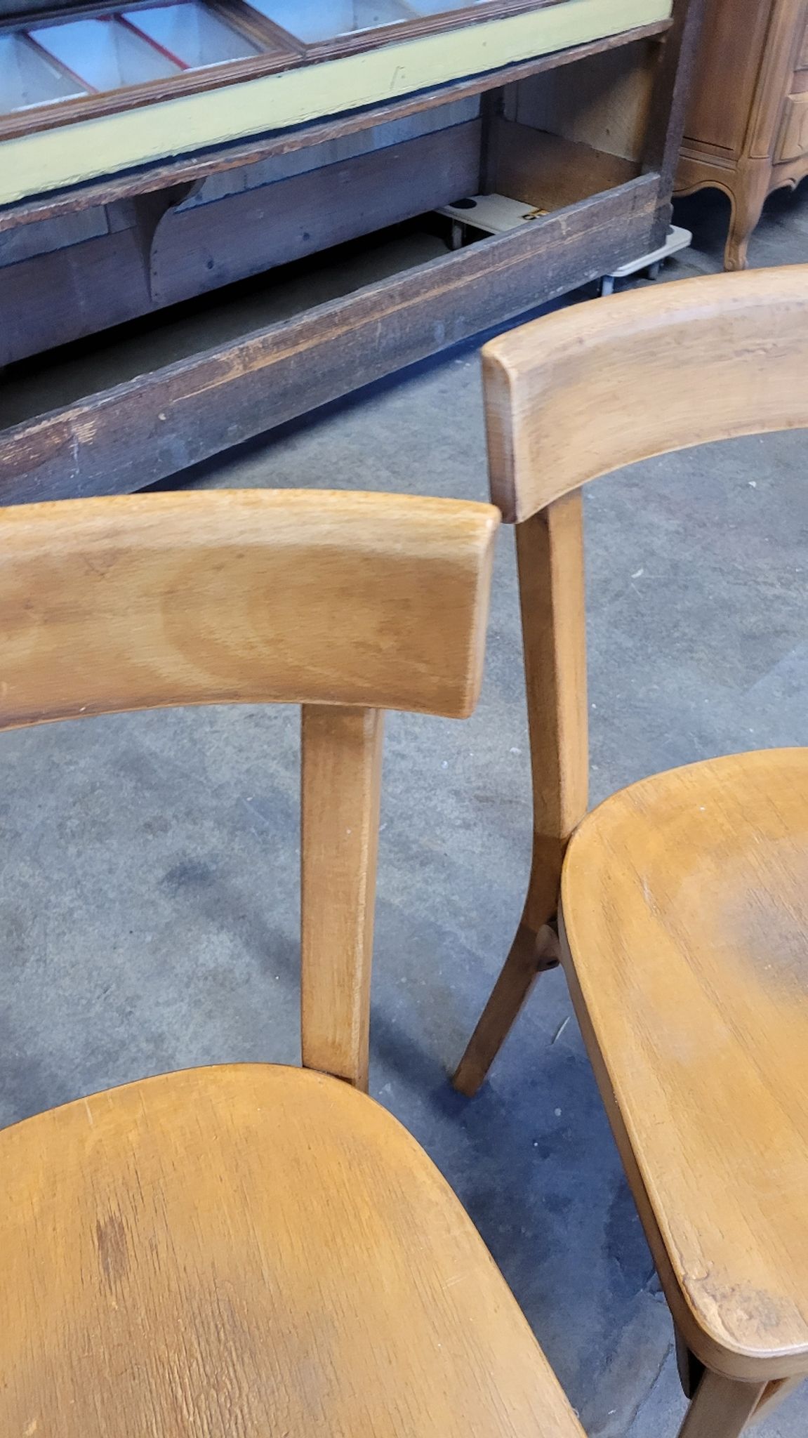 Paire de chaises de bistrot signé Baumann 1950