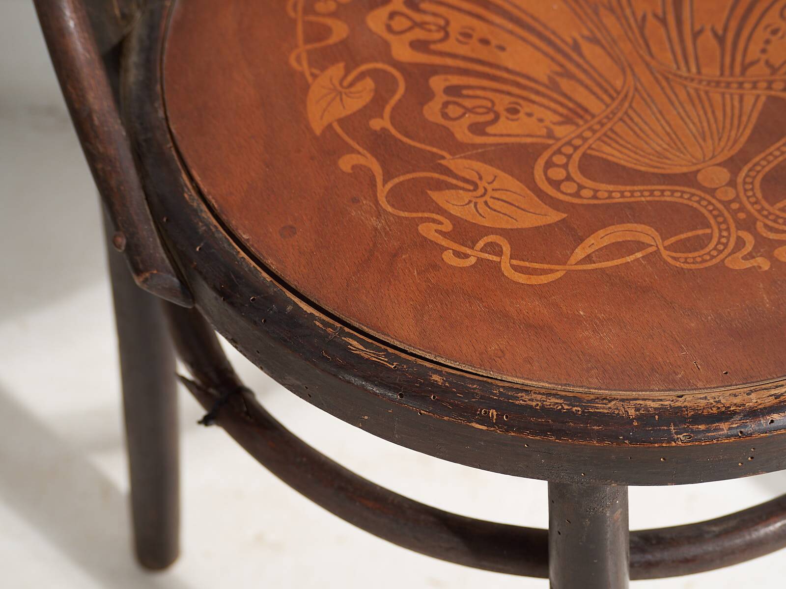 Antique Thonet dining room chairs (c.1900). Set of 4 pieces
