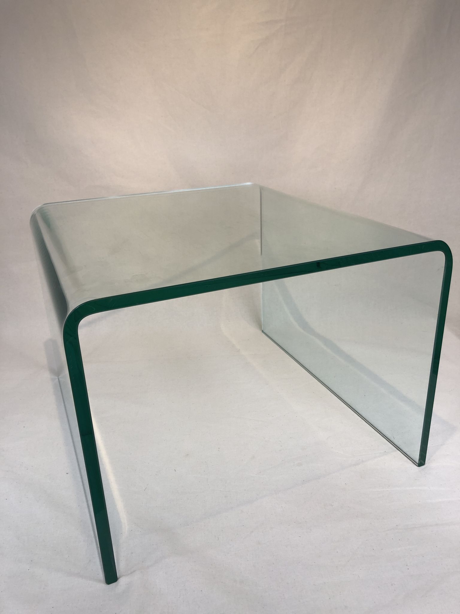 Ensemble 2 tables gigognes en verre 1980