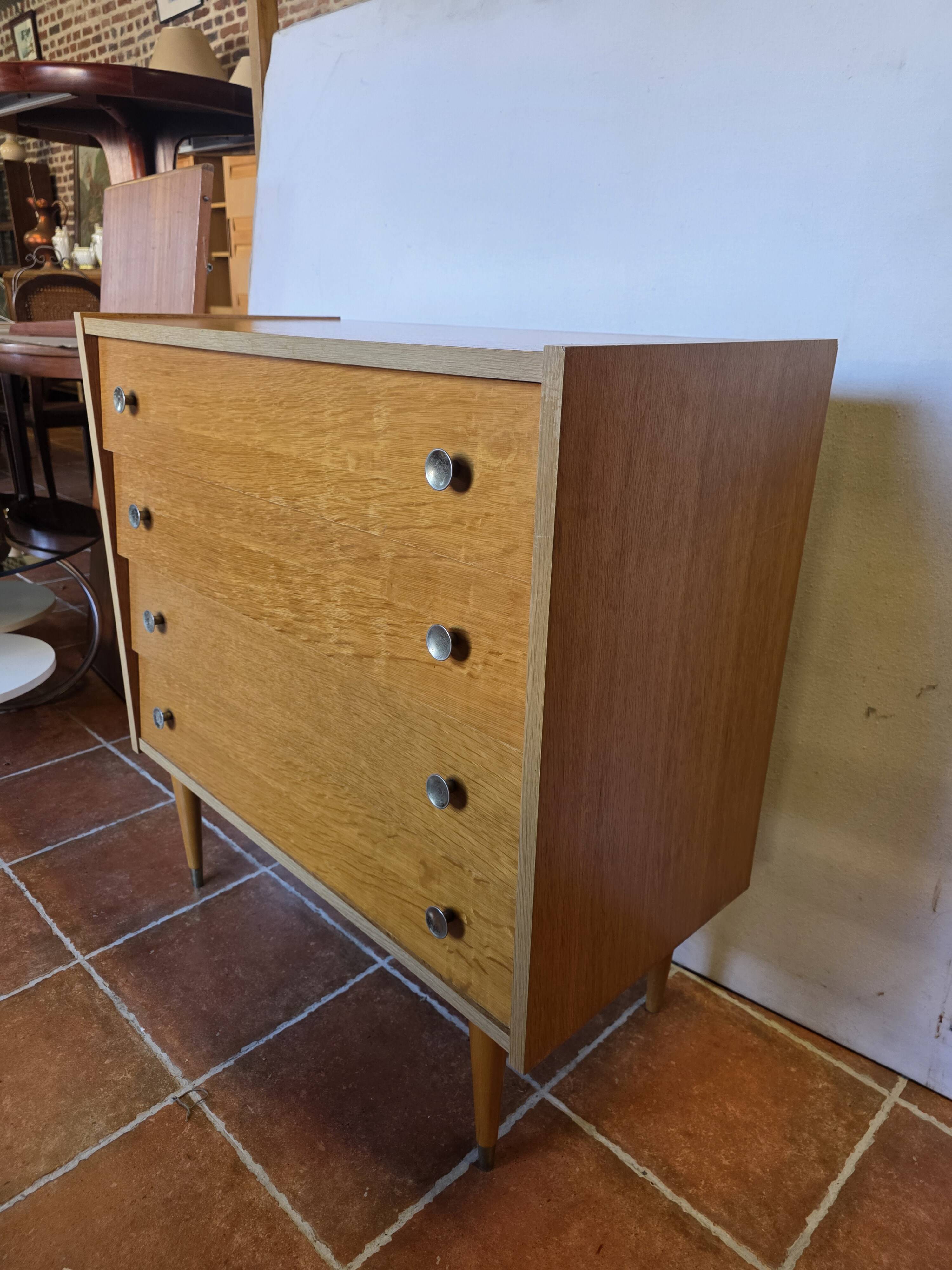 Vintage oak chest of drawers from the 1960s (4 drawers)