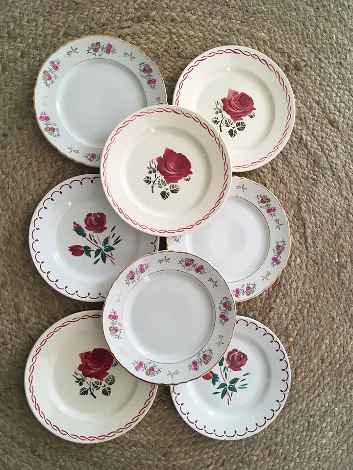 Set eight flowery dessert plates