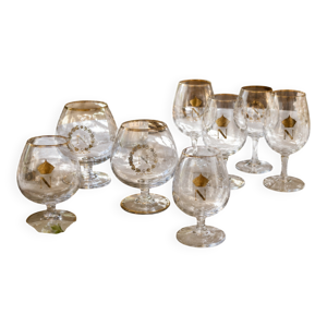 Suite de 10 verres à - liqueur