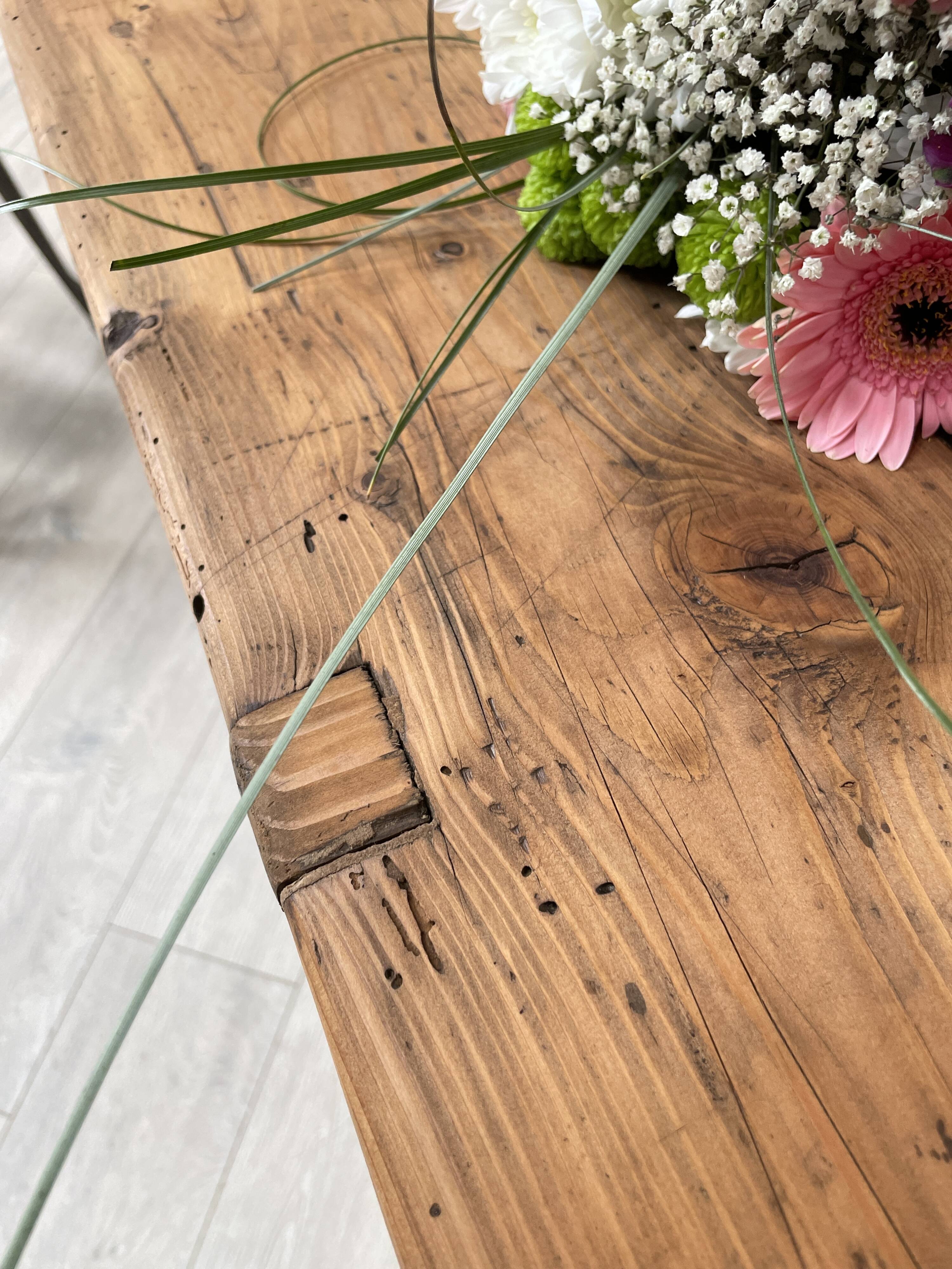 Table de ferme vintage en bois brut