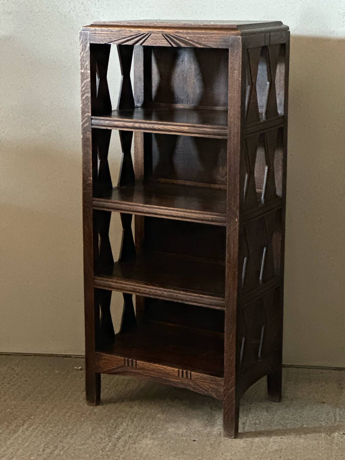 Art Deco shelf (1930)