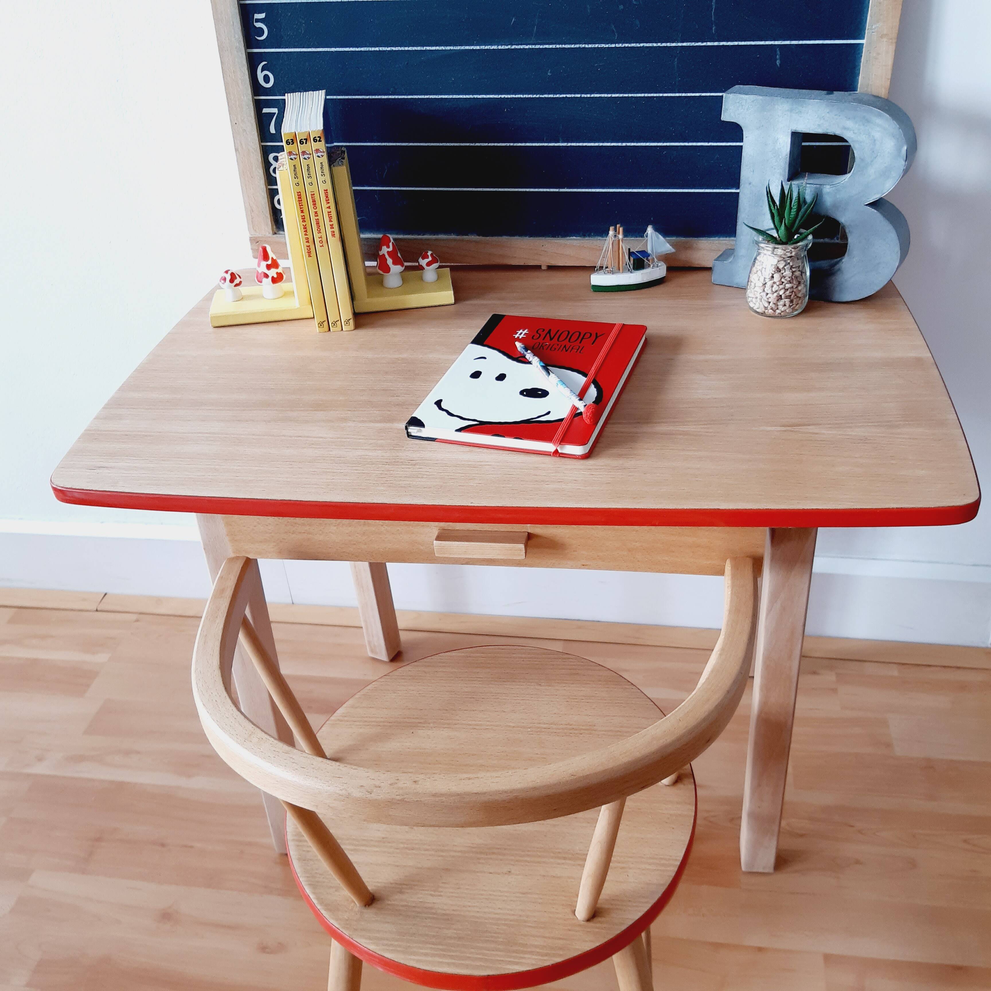 Bureau et chaise enfant vintage