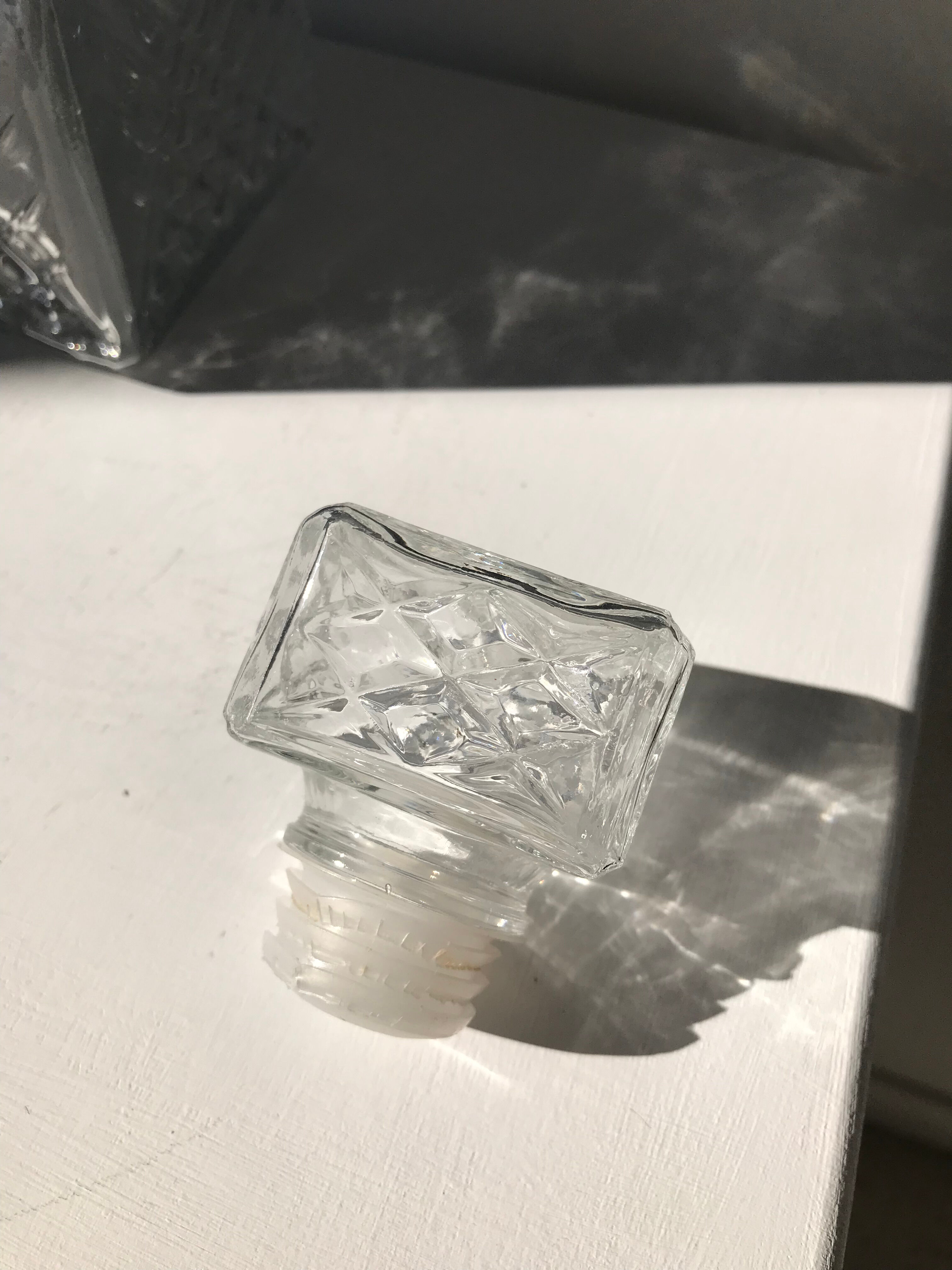 Glass whisky decanter