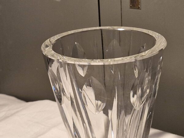 Vase ancien en cristal - Estampille  Saint Louis - Hauteur 15,5 cm