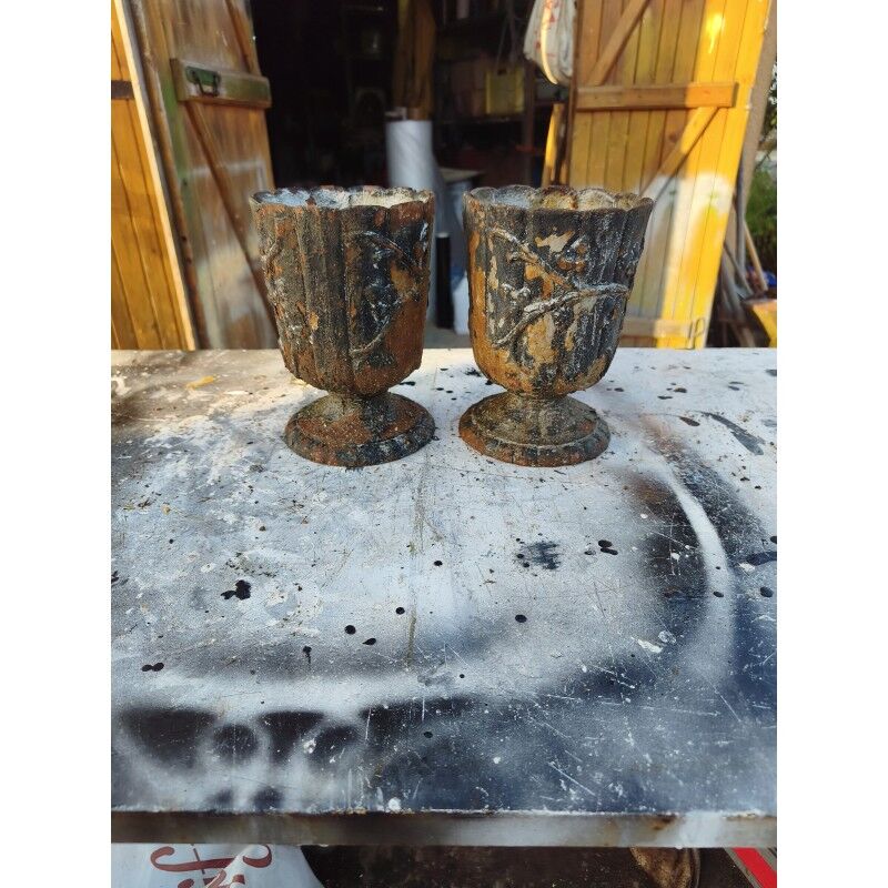 Pair of cast iron vases from 1900 in Charleville-Mézières