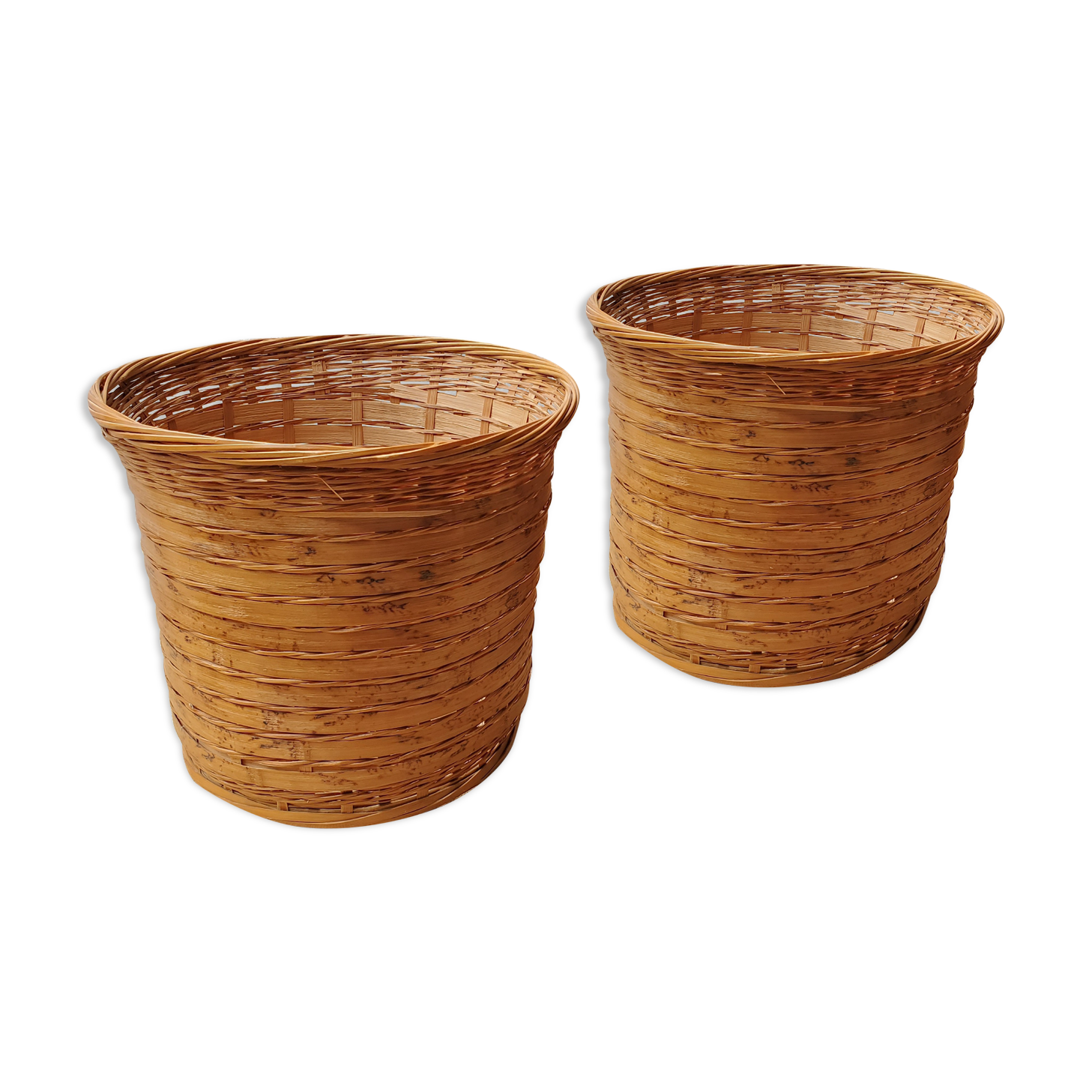 Pair of rattan planters 80