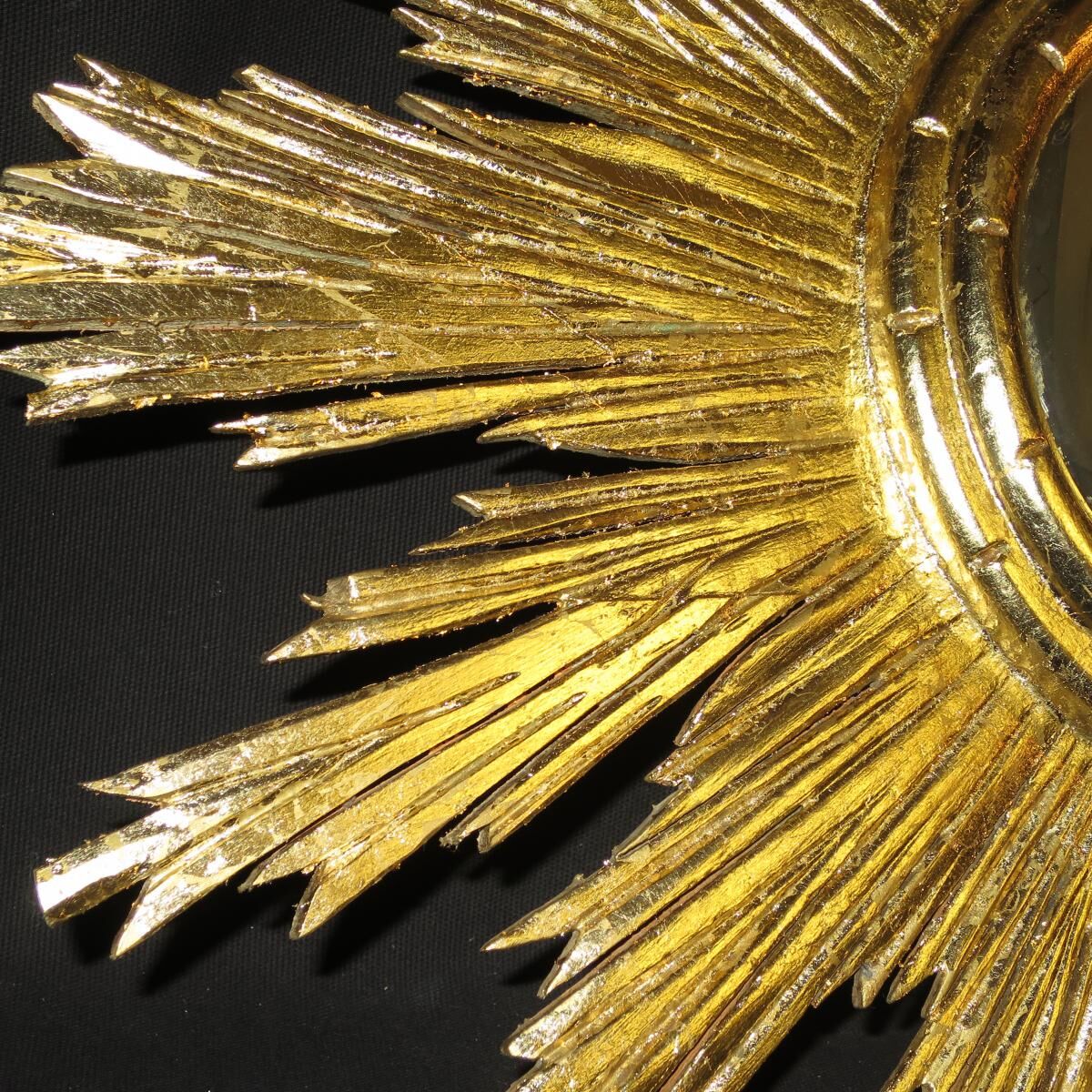 Large curved Sun 78cm mirror