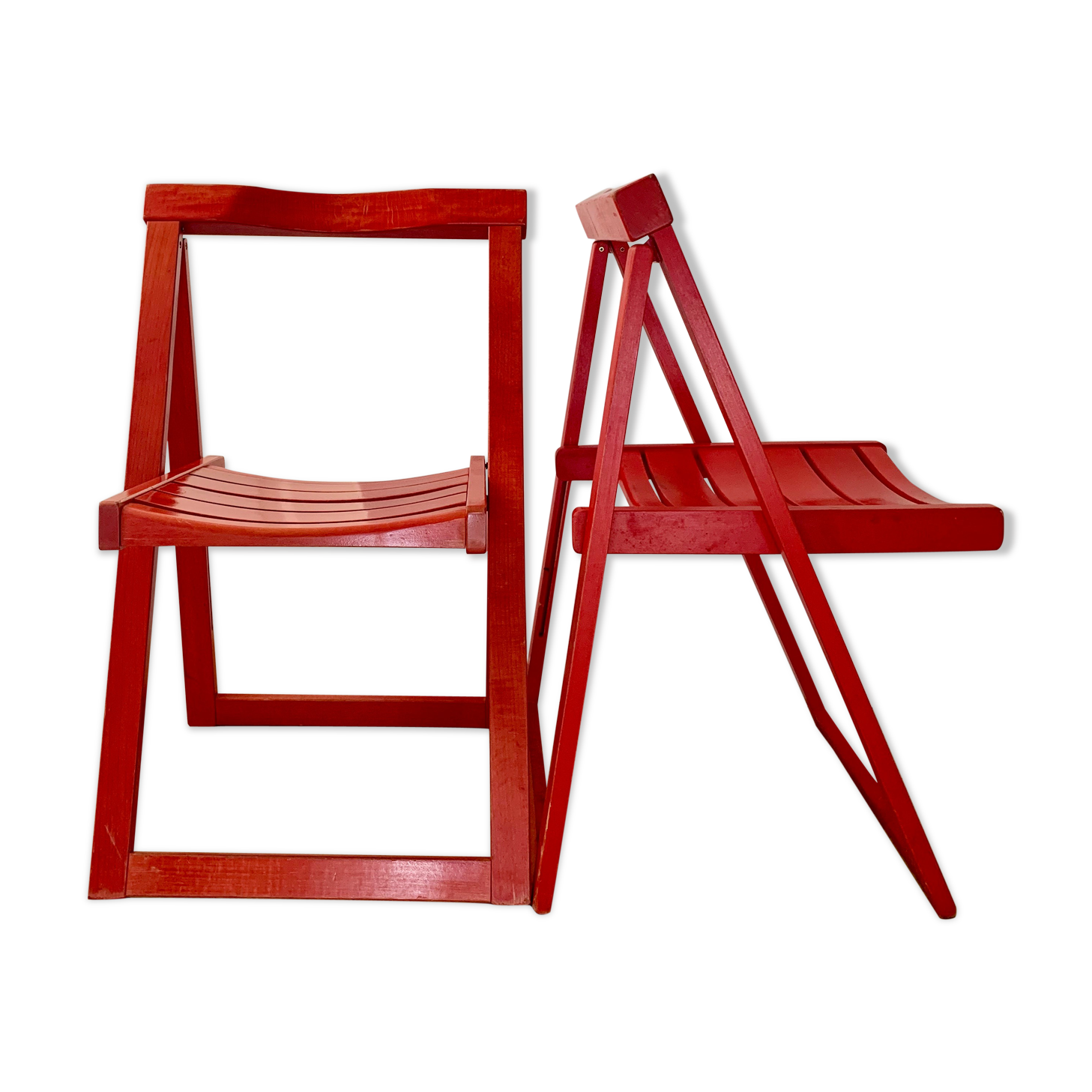 Duo vintage folding chairs