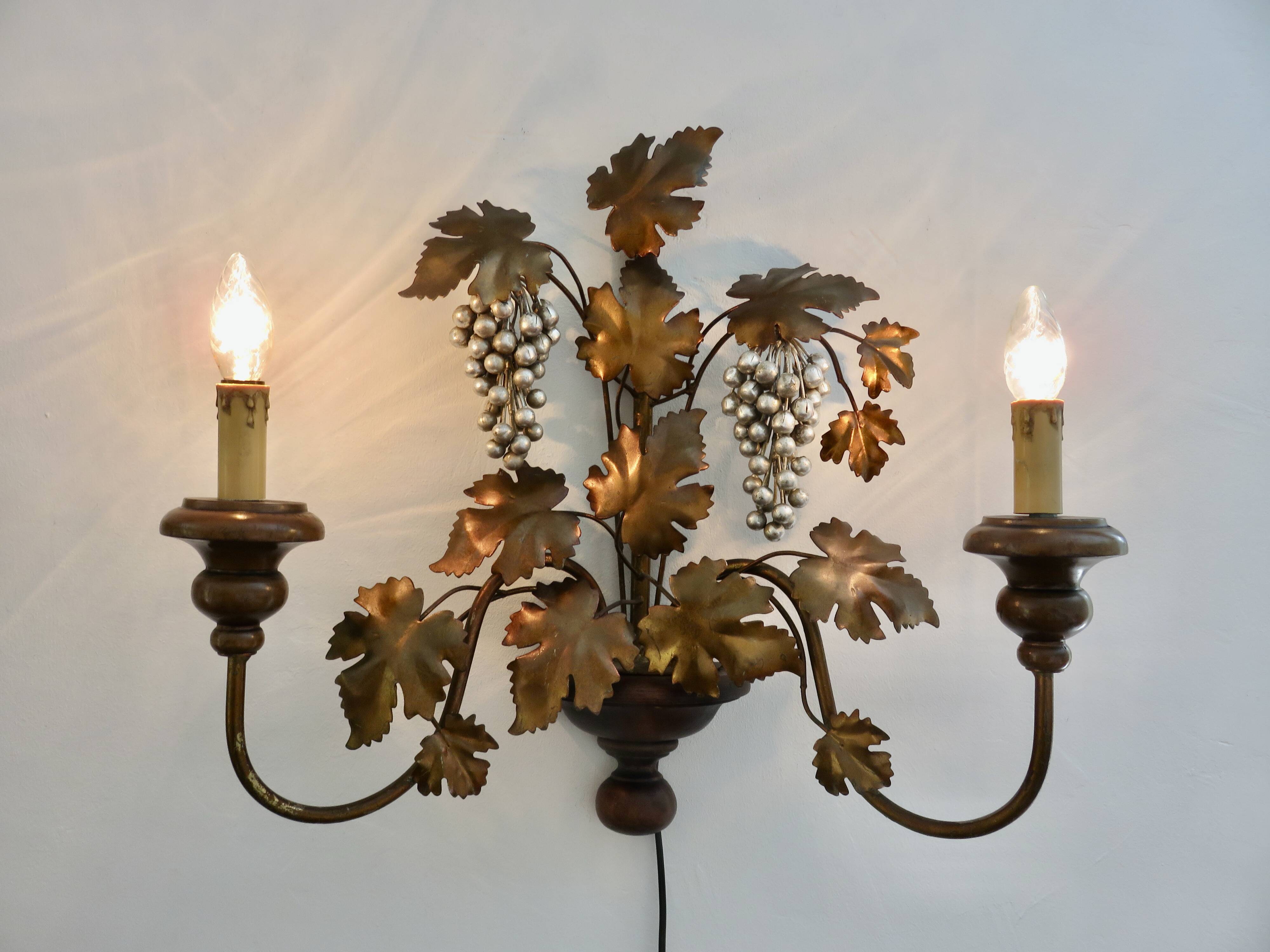 Florentine “grape” wall lamp Italy, 1940 - 1950