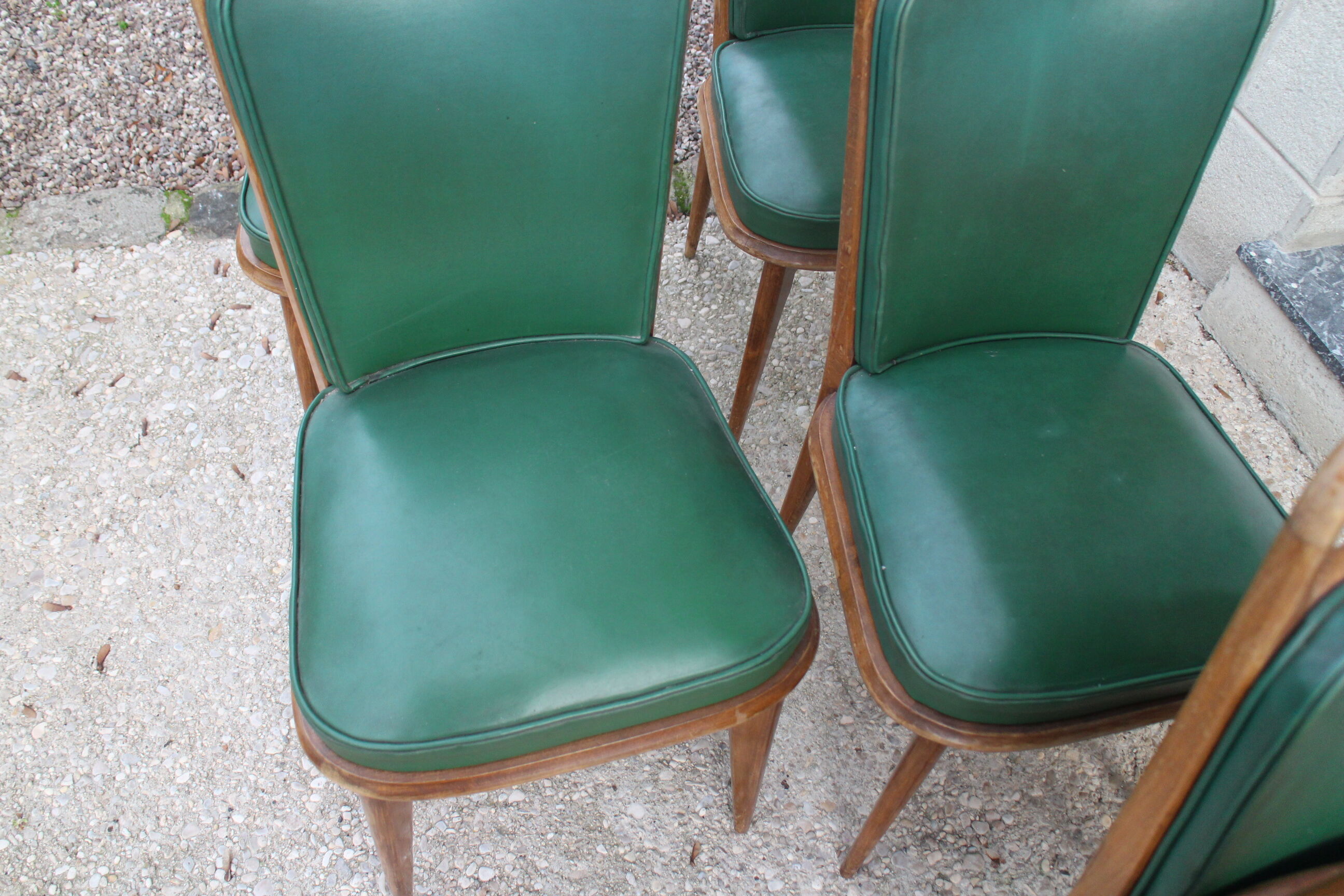Série 6 chaises simili cuir vert 1950