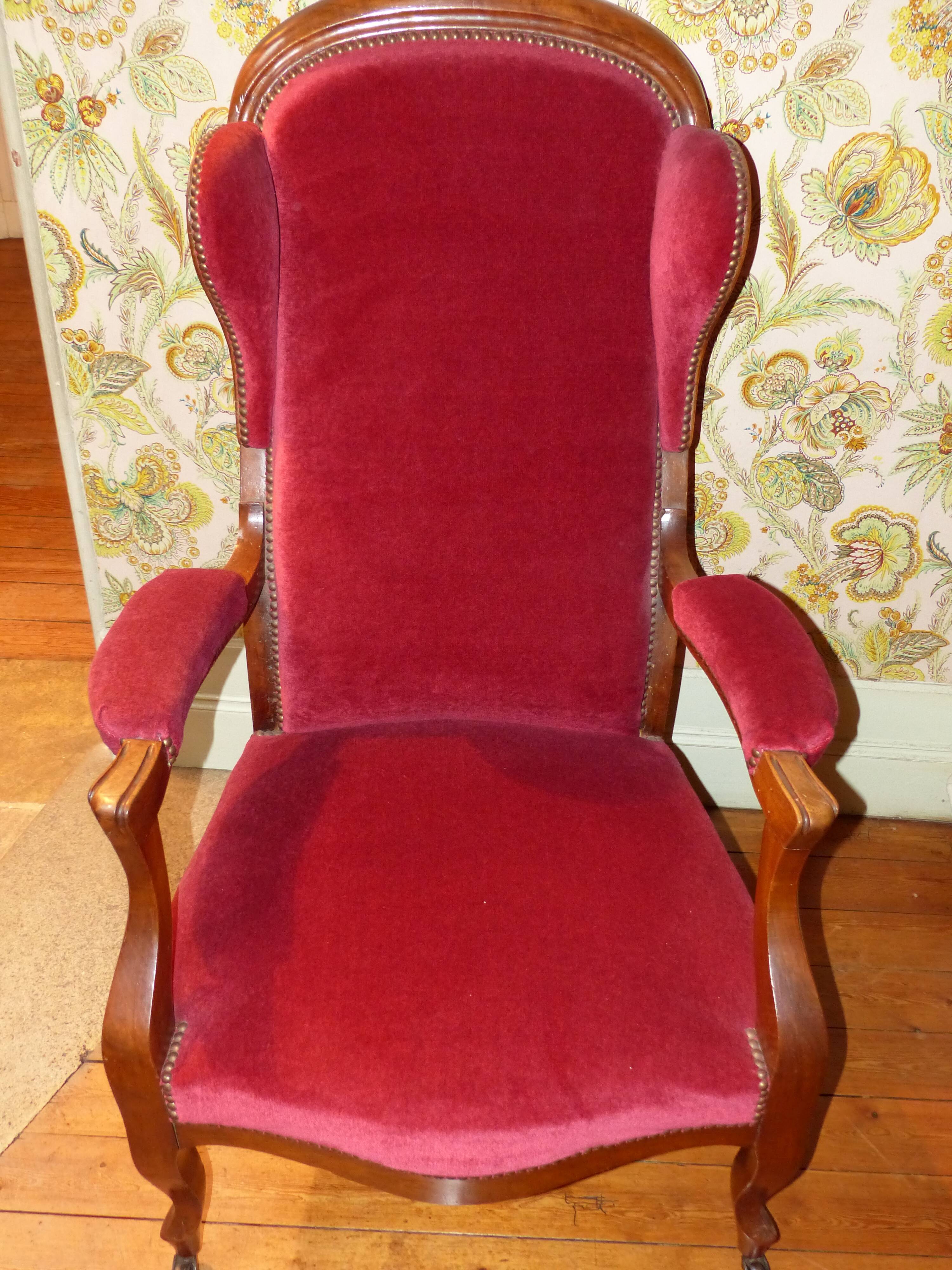 Voltaire armchair with ears and wheels