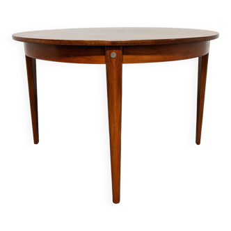 Scandinavian extendable rosewood dining table from the 60s/70s