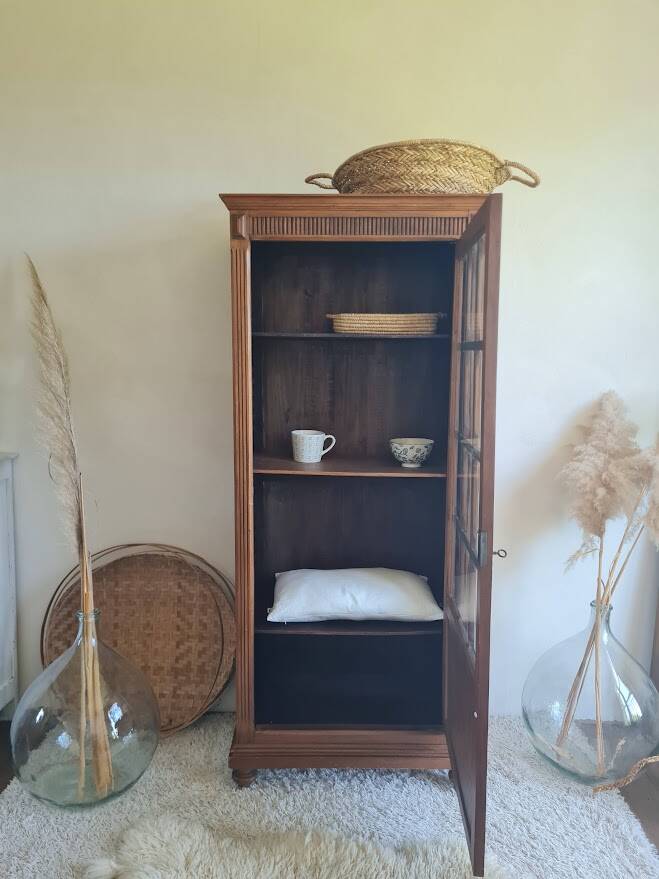 Antique Parisian glass cabinet in the style of a hosier