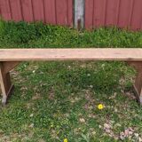 Old farm bench in chene