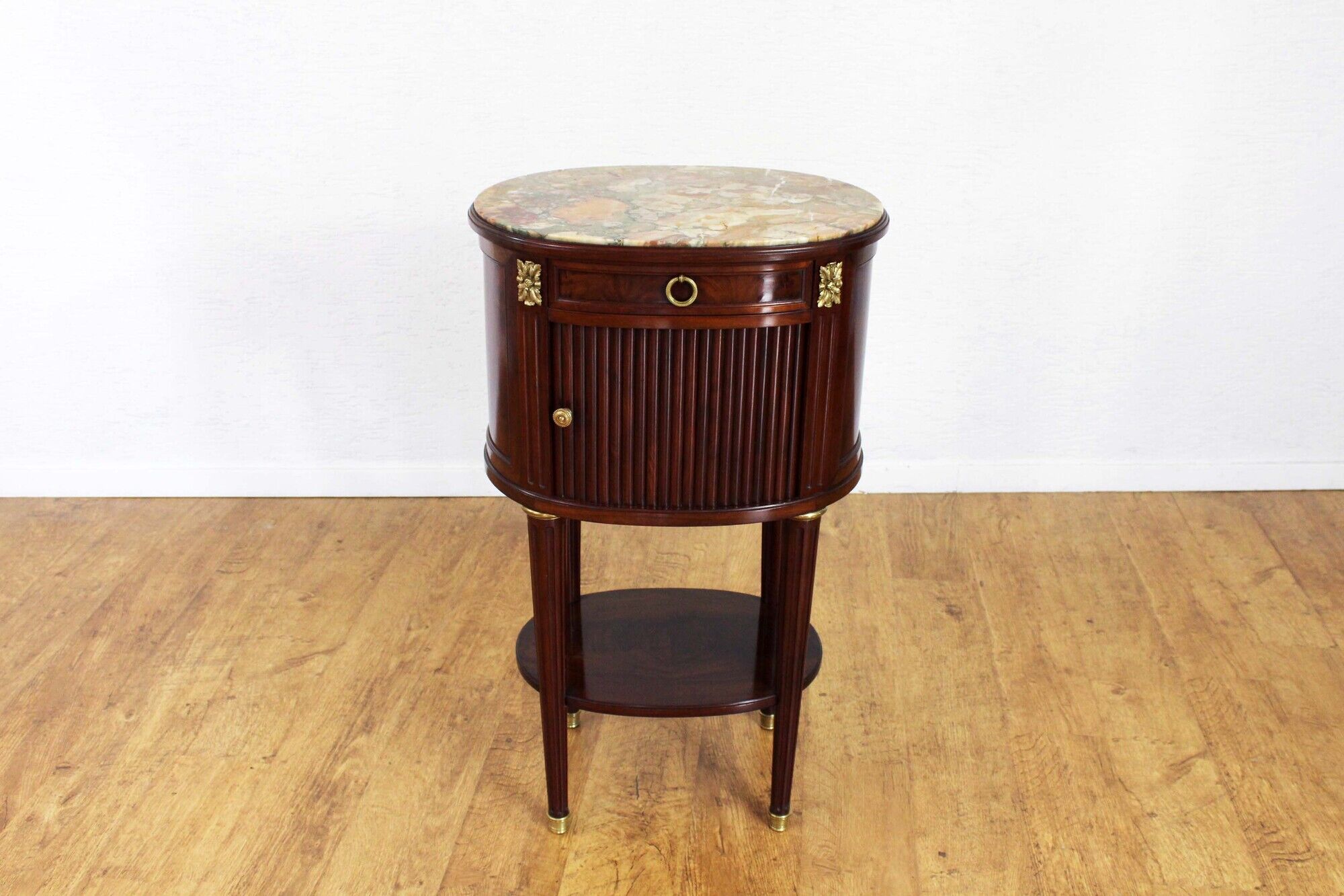 Furniture style Louis XVI mahogany of the 1920s.