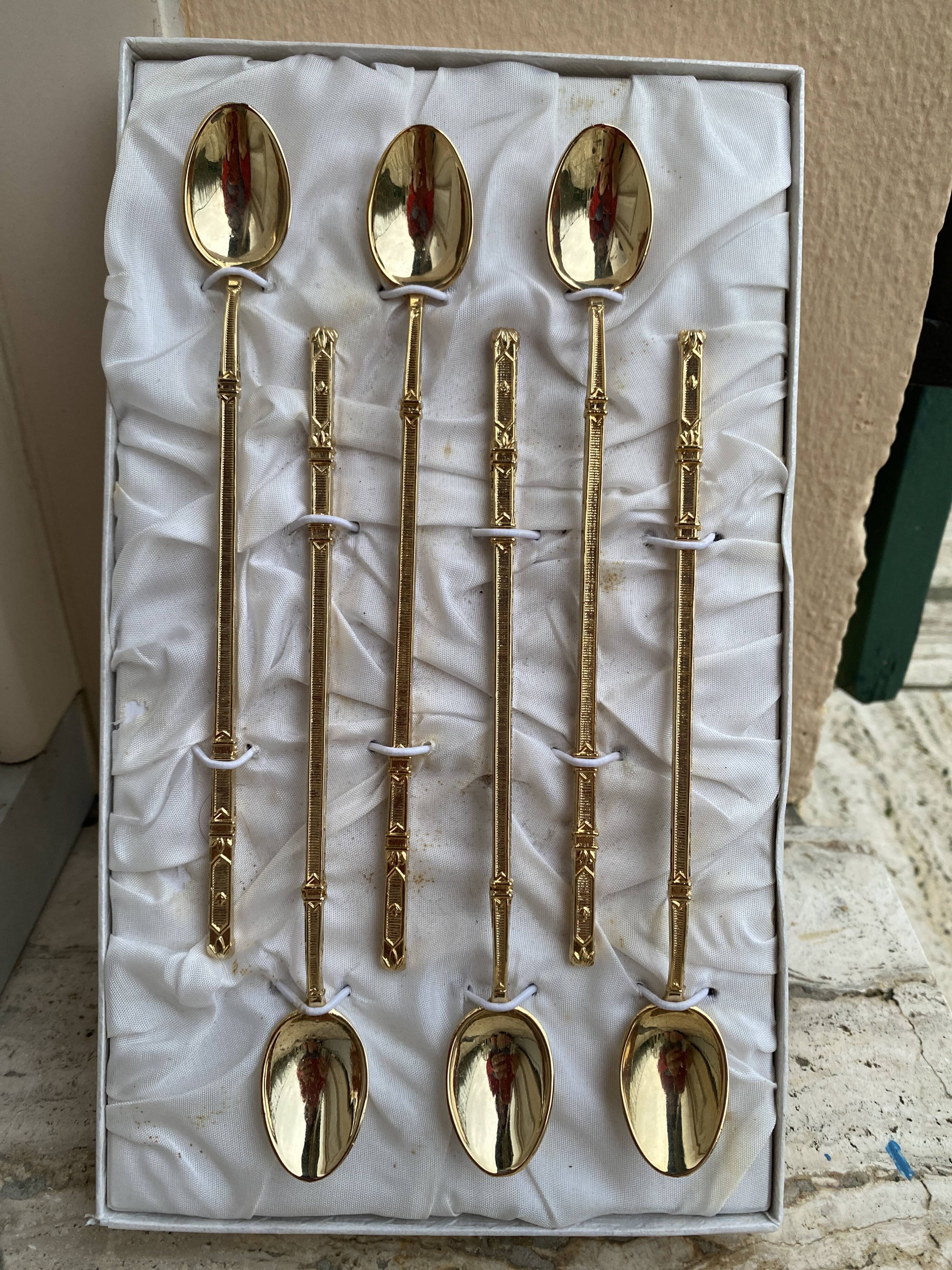 6 golden teaspoons/tea spoons