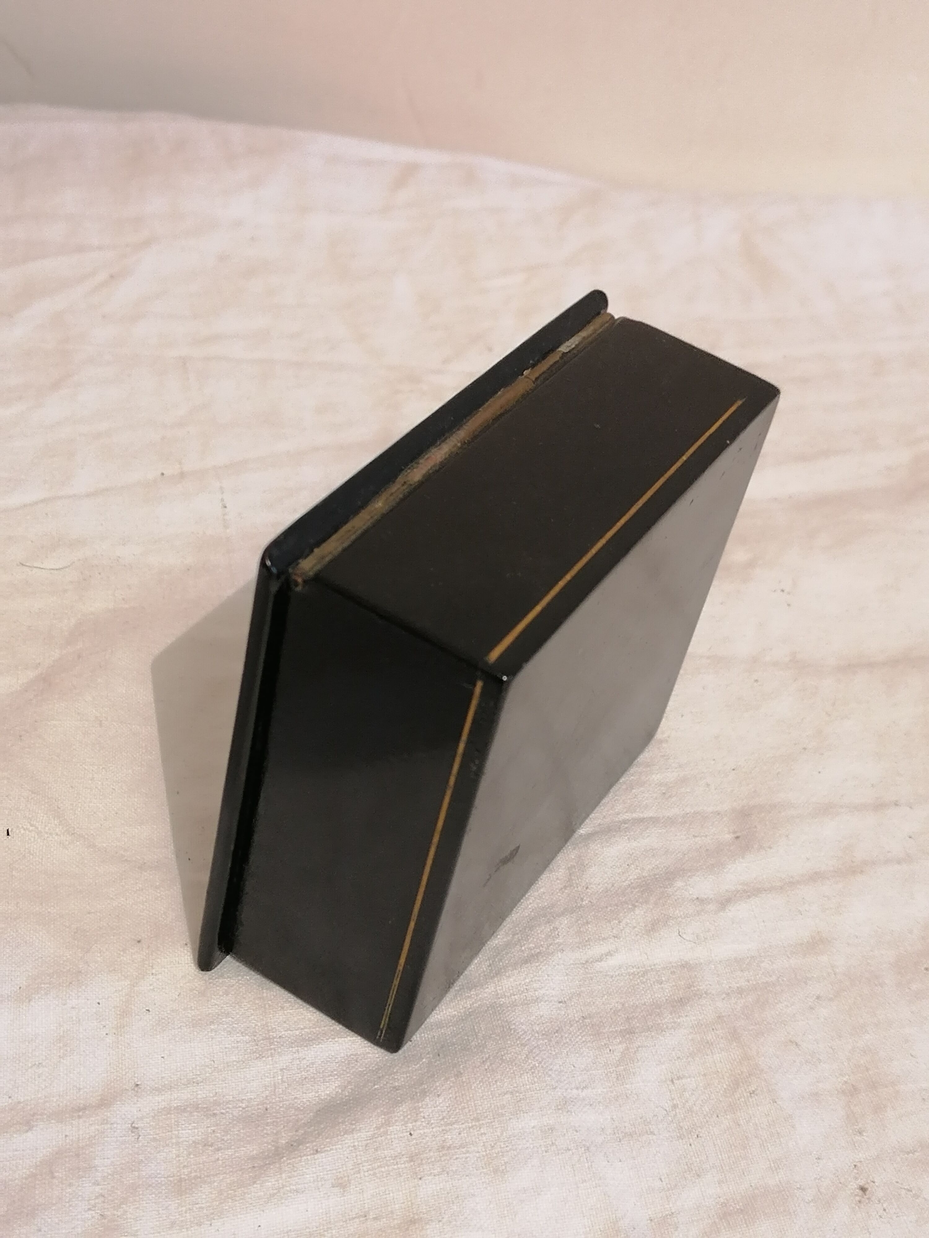 Old box with landscape decoration, School of Fédoskino, Russia