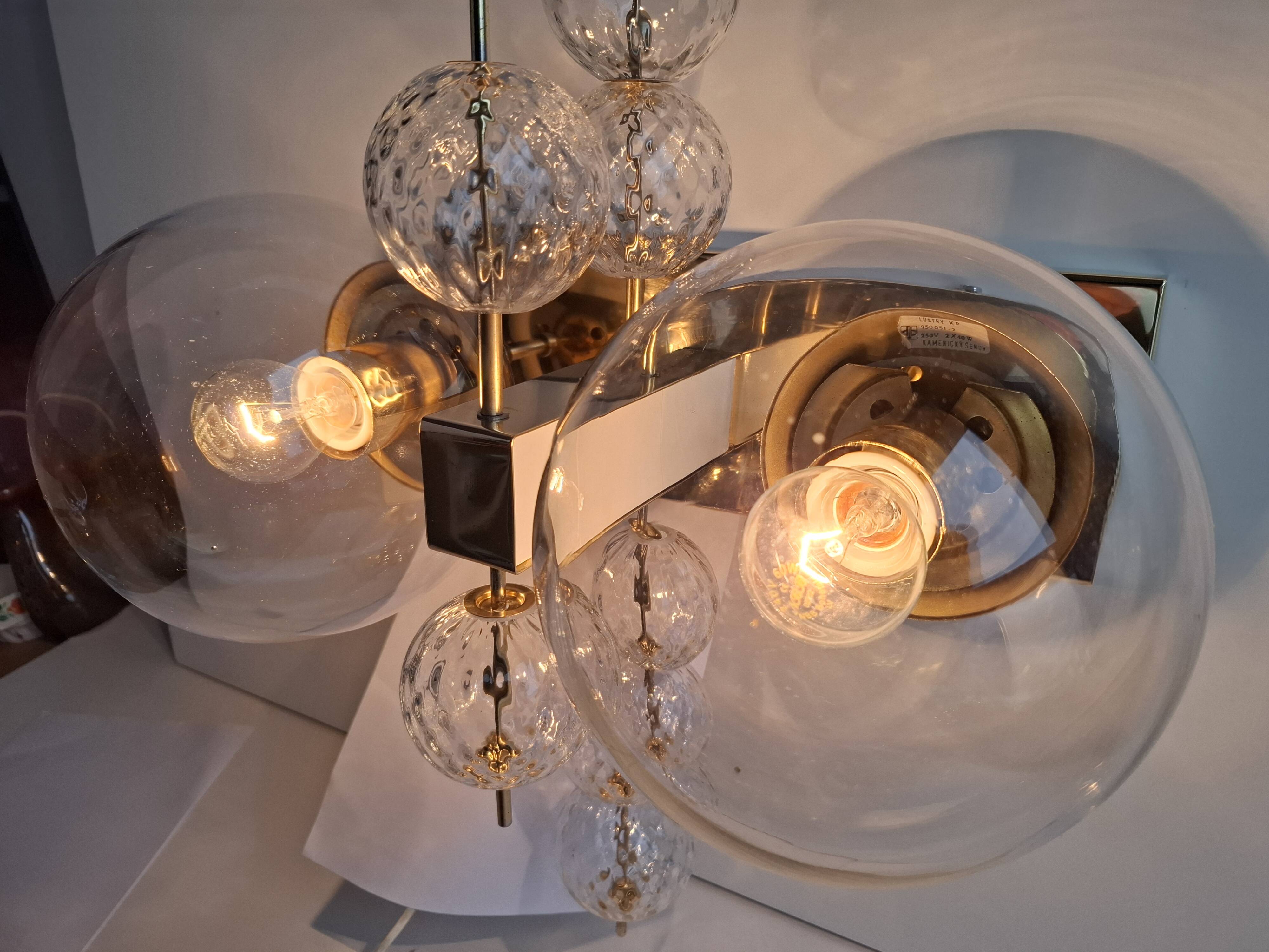 Applique murale tchèque en laiton et verre du milieu du siècle, par Kamenický Šenov, années 1970