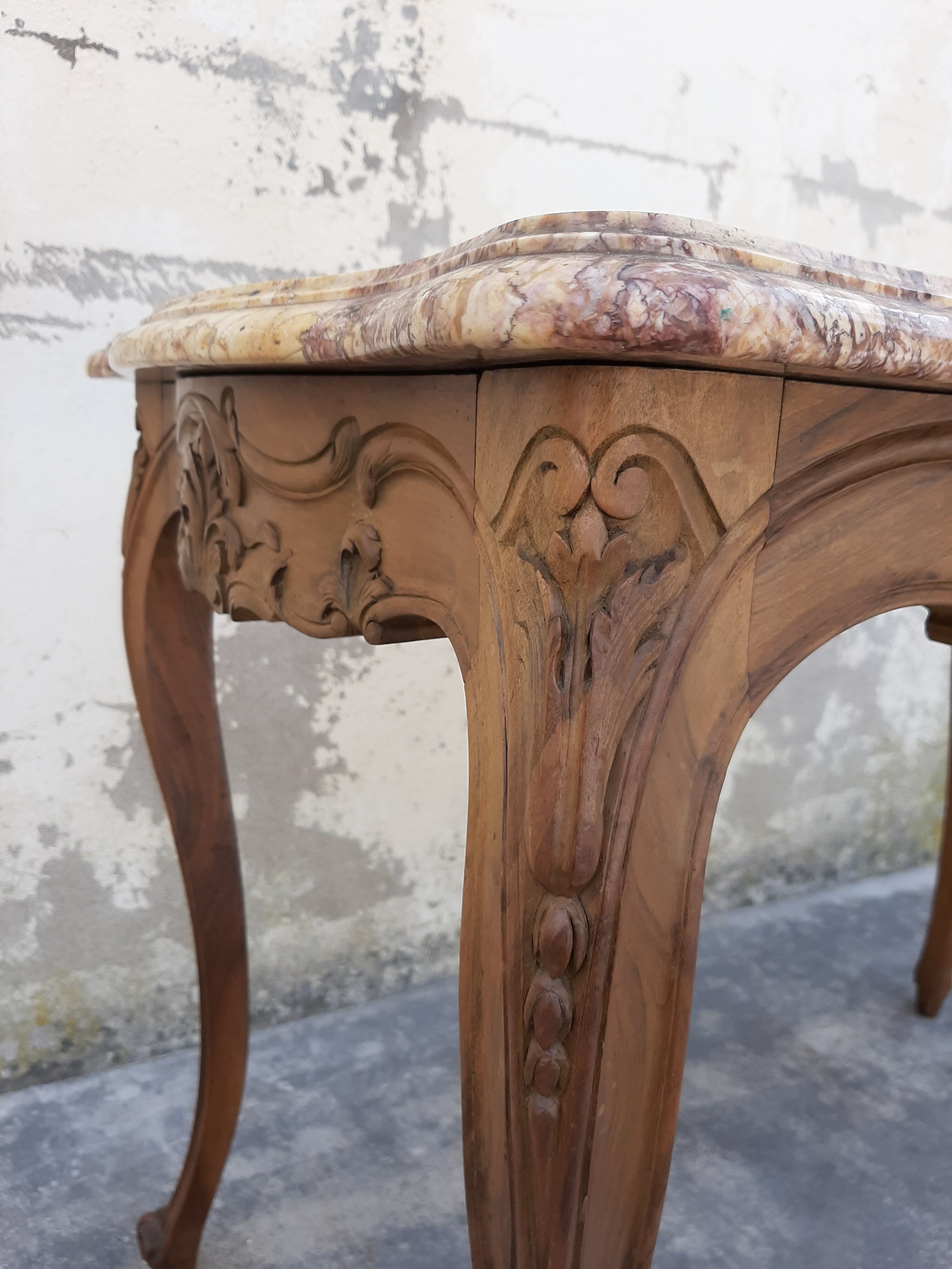 Table à gibier Louis XV en noyer