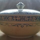 Lions head soup Colbert Creil and Montereau