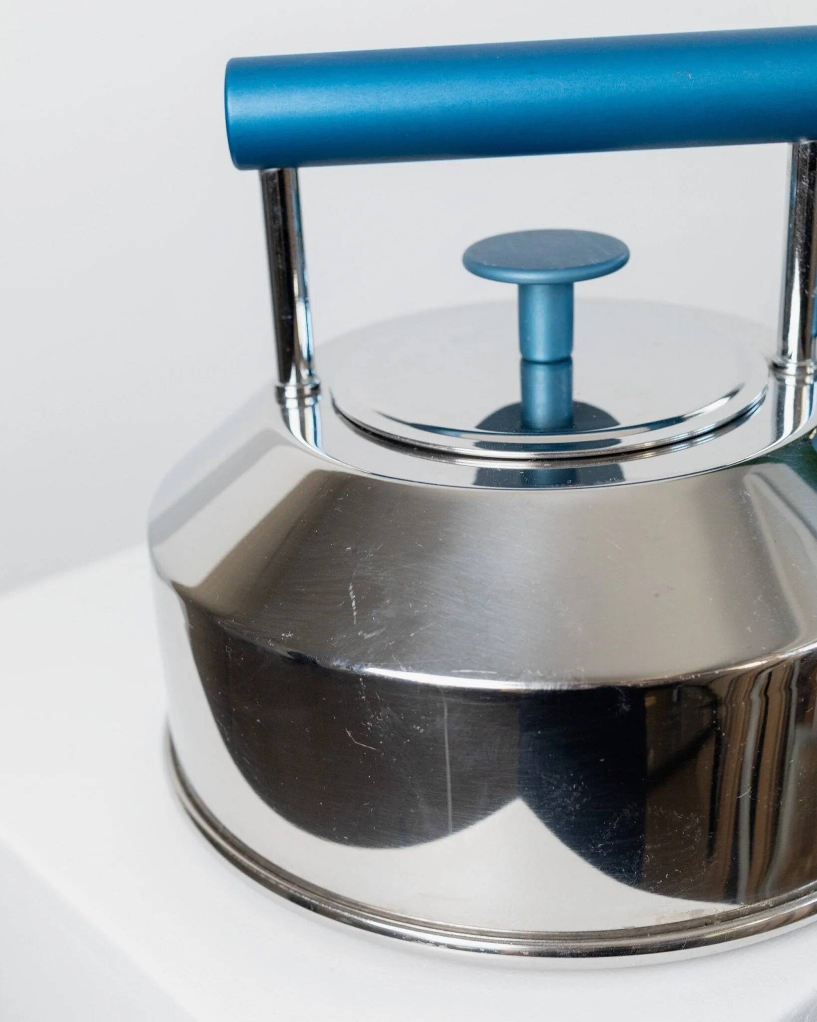 Vintage stainless steel kettle with blue accents - Italian Prandelli 1980s Memphis-inspired design by Raunkjaer Kjaergaard