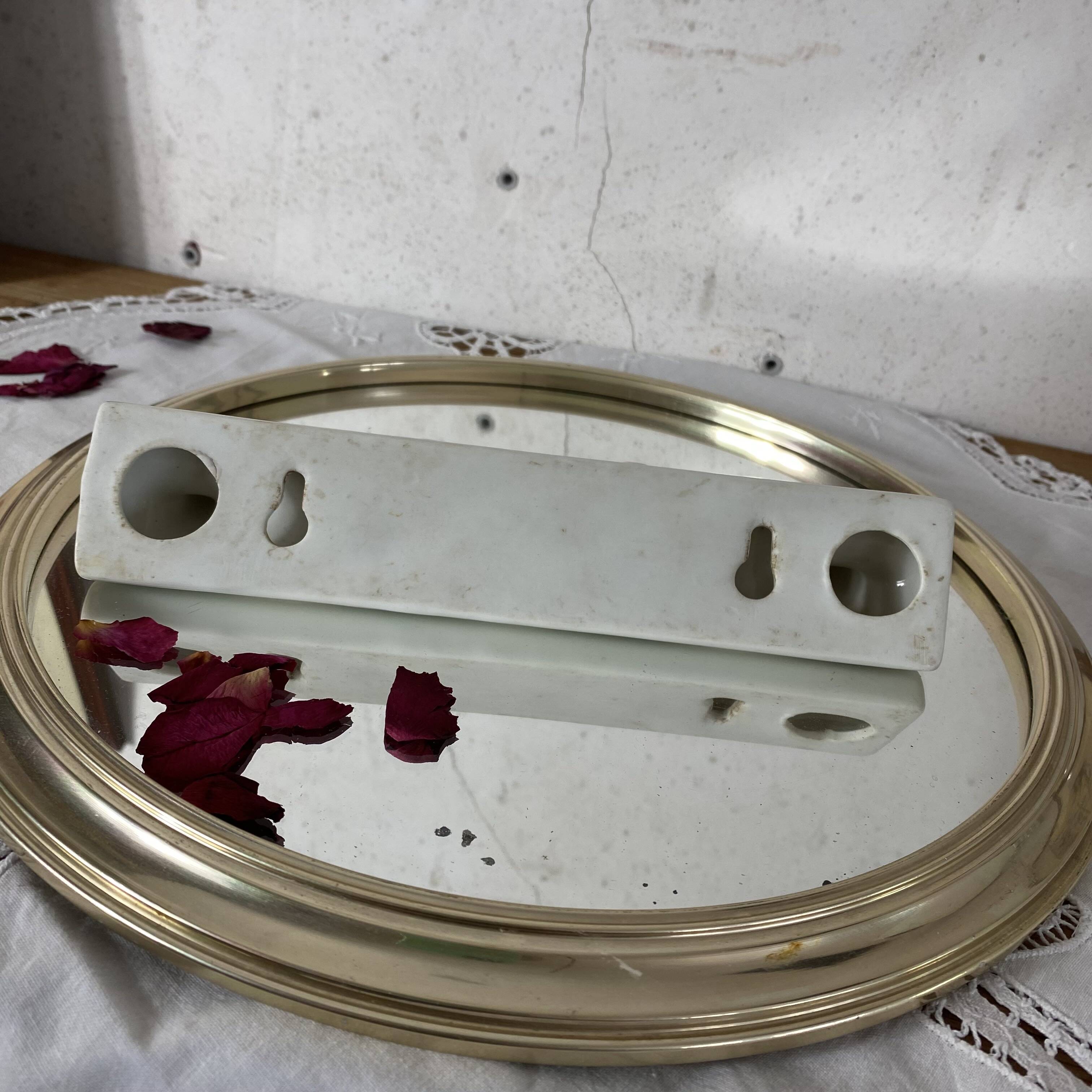Vintage ceramic tea towel holder