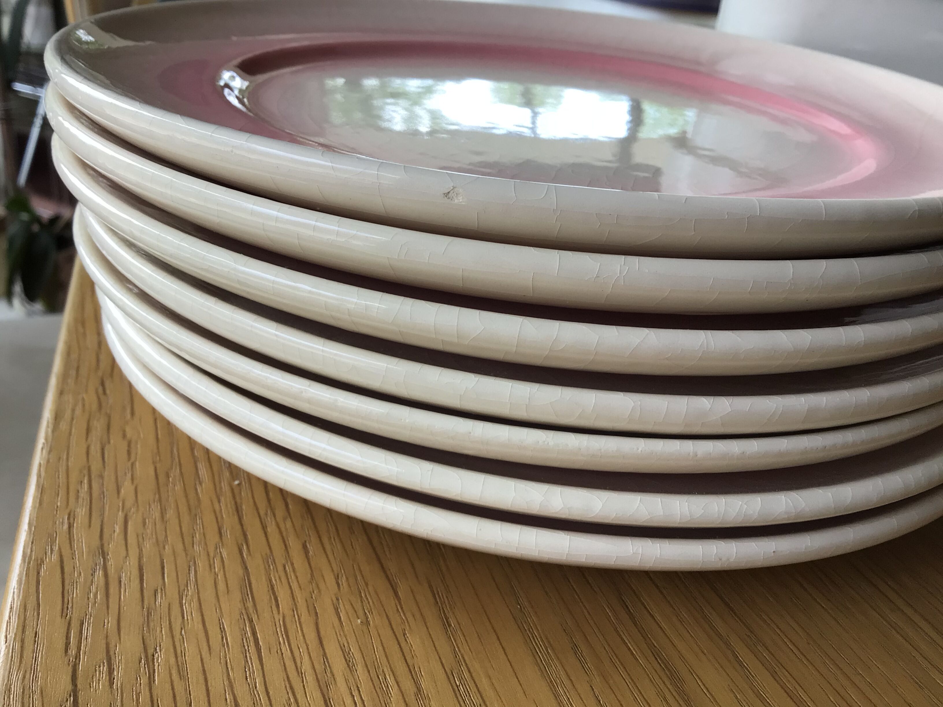 7 assiettes à dessert craquelées rose dégradé