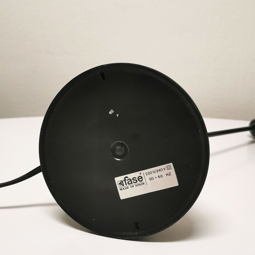 Fase adjustable desk lamp