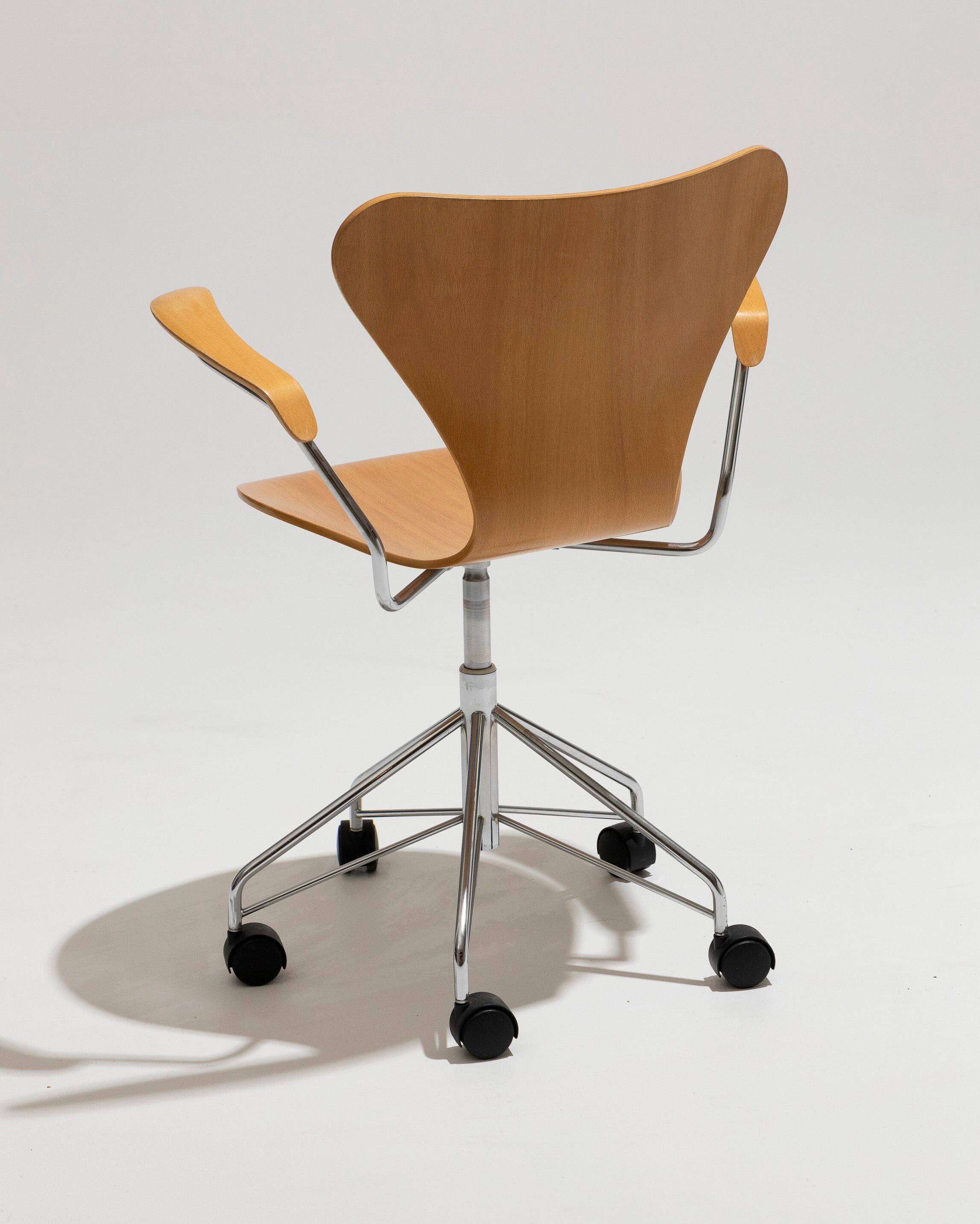 Swivel office chair 3217, Arne Jacobsen, 1960s